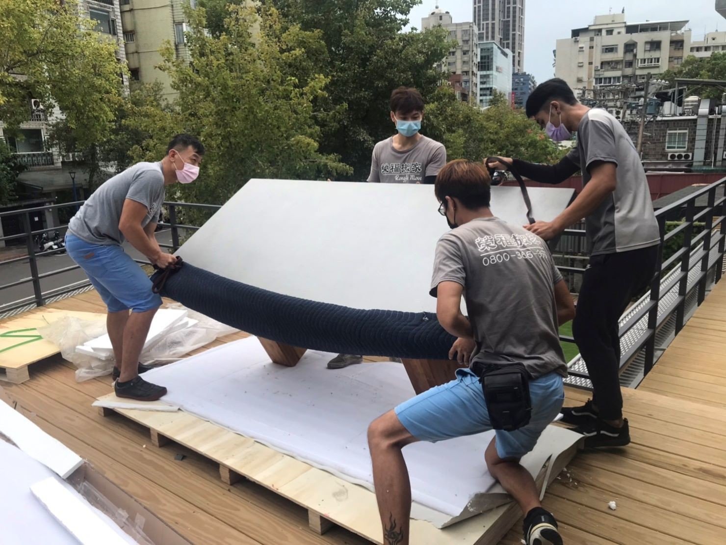 特殊搬運、搬重物【榮福搬家公司】單一家具搬運、清水模辦公桌、清水模餐桌、進口餐桌-水泥桌面長桌、專業搬運、組裝定位、進口原木餐桌、美術館搬遷、300公斤餐桌搬運、跨縣市搬家、搬工計時、人力搬運、搬家首選、吊掛搬運、特殊重物搬運、專搬重物、搬重物技巧、新北搬家公司推薦、搬家車、搬家公司、基隆搬家、南港搬家、桃園搬家公司推薦、台北搬家公司推薦:大台北搬家,精緻包裝搬運「細膩包裝、專業搬運、用心服務、以客為尊」是榮福搬家公司的宗旨與精神。歡迎立即來電02-2651-2727專人服務。 特殊搬運、搬重物【榮福搬家公司】單一家具搬運、清水模辦公桌、清水模餐桌、進口餐桌-水泥桌面長桌、專業搬運、組裝定位、進口原木餐桌、美術館搬遷、300公斤餐桌搬運、跨縣市搬家、搬工計時、人力搬運、搬家首選、吊掛搬運、特殊重物搬運、專搬重物、搬重物技巧、新北搬家公司推薦、搬家車、搬家公司、基隆搬家、南港搬家、桃園搬家公司推薦、台北搬家公司推薦:大台北搬家,精緻包裝搬運「細膩包裝、專業搬運、用心服務、以客為尊」是榮福搬家公司的宗旨與精神。歡迎立即來電02-2651-2727專人服務。