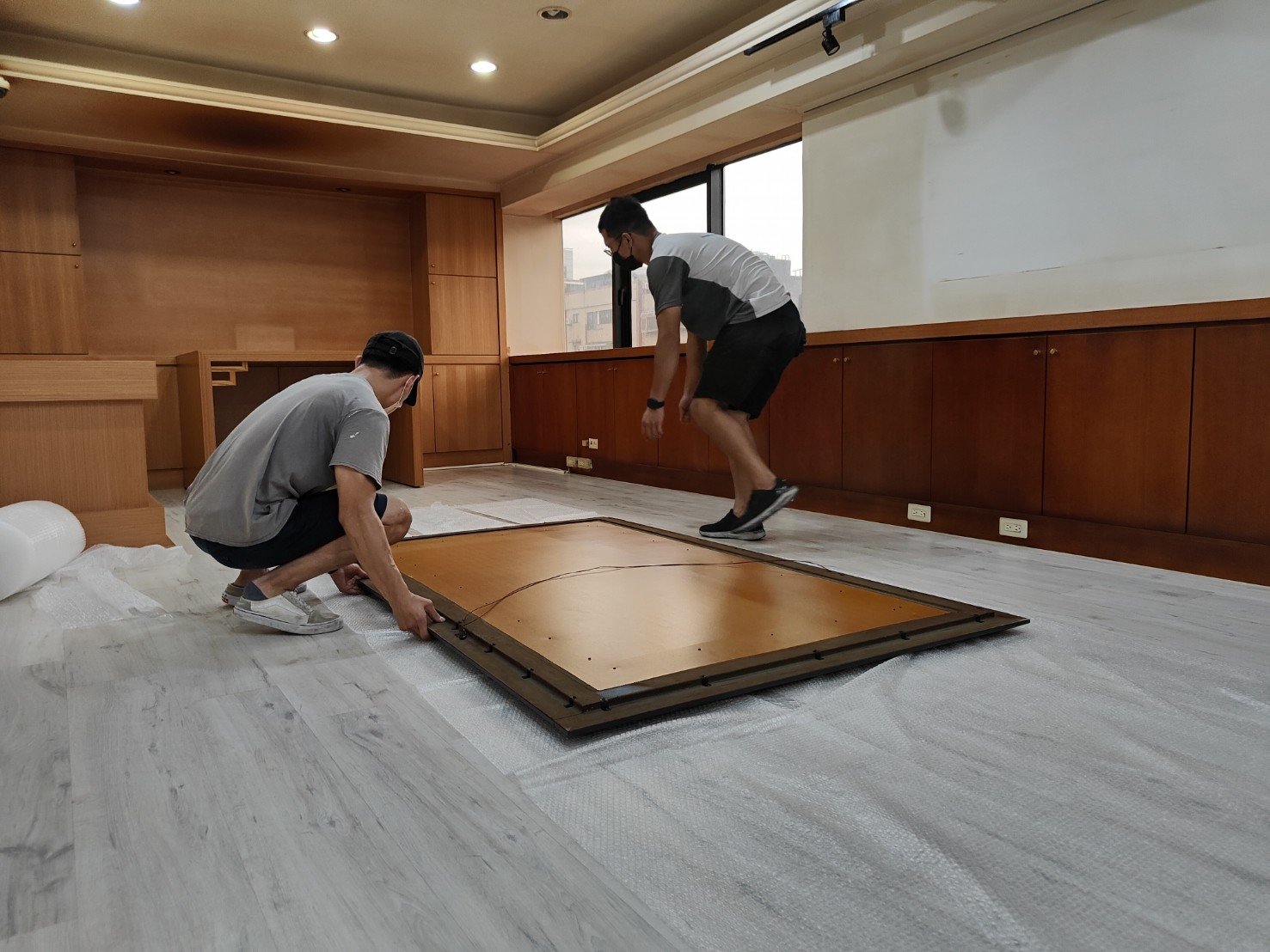 搬家首選【榮福搬家公司】大型唐卡精緻防護包裝、宗教字畫精防護緻包裝、收藏字畫精緻防護包裝、裱框字畫精緻防護包裝、玉雕神像精緻防護包裝、石雕神像精緻防護包裝、收藏神像精緻防護包裝、銅製神像藝術品精緻防護包裝、樹瘤佛像精緻防護包裝、宗教文物、佛具用品、檜木雕刻佛像、西藏佛具用品店搬運、佛像精緻防護包裝、佛禪搬運、跨縣市搬家、搬工計時、搬大型佛像、搬大型重物、特殊重物搬運、用心防護、精緻包裝、搬重物技巧、新北搬家公司推薦、搬家車、搬家公司、基隆搬家、南港搬家、桃園搬家公司推薦、台北搬家公司推薦:大台北搬家,精緻包裝搬運「細膩包裝、專業搬運、用心服務、以客為尊」是榮福搬家公司的宗旨與精神。歡迎立即來電02-2651-2727專人服務。 搬家首選【榮福搬家公司】大型唐卡精緻防護包裝、宗教字畫精防護緻包裝、收藏字畫精緻防護包裝、裱框字畫精緻防護包裝、玉雕神像精緻防護包裝、石雕神像精緻防護包裝、收藏神像精緻防護包裝、銅製神像藝術品精緻防護包裝、樹瘤佛像精緻防護包裝、宗教文物、佛具用品、檜木雕刻佛像、西藏佛具用品店搬運、佛像精緻防護包裝、佛禪搬運、跨縣市搬家、搬工計時、搬大型佛像、搬大型重物、特殊重物搬運、用心防護、精緻包裝、搬重物技巧、新北搬家公司推薦、搬家車、搬家公司、基隆搬家、南港搬家、桃園搬家公司推薦、台北搬家公司推薦:大台北搬家,精緻包裝搬運「細膩包裝、專業搬運、用心服務、以客為尊」是榮福搬家公司的宗旨與精神。歡迎立即來電02-2651-2727專人服務。