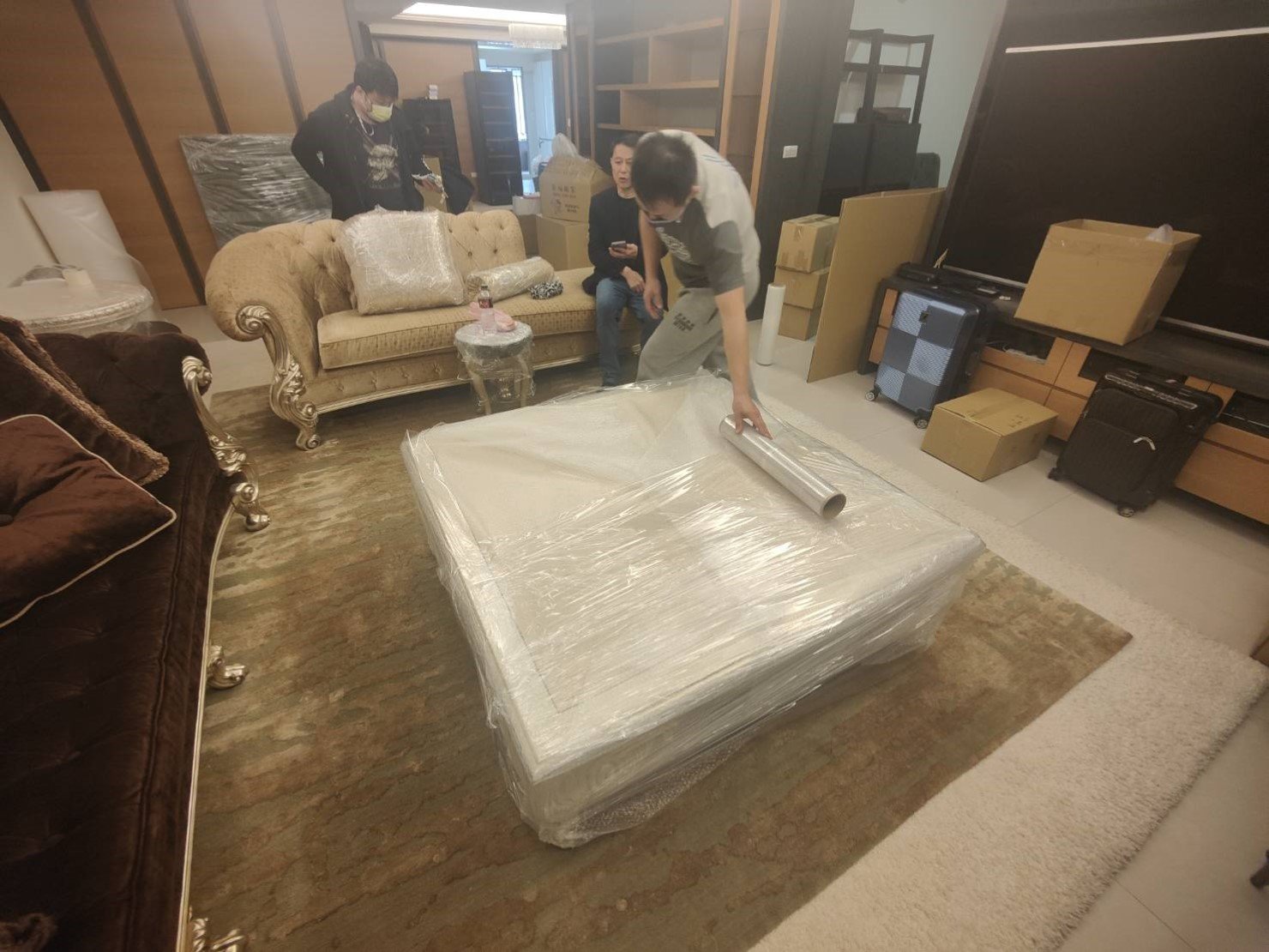專人到府打包、尺寸較大家具以樓梯搬運作業、歐美規格沙發以樓梯搬運、搬家公司推薦、新北搬家公司推薦【榮福搬家公司】基隆搬家、南港搬家、桃園搬家公司推薦、家庭搬家、精緻搬家、精緻包裝、打包裝箱、跨縣市搬家、貴重家具精緻包裝、人工搬運、搬家具、白土報紙、搬家首選、搬家紙箱、氣泡捲、膠膜、黃色透明膠帶、大型家具搬運、台北搬家公司推薦:大台北搬家,精緻包裝搬運「細膩包裝、專業搬運、用心服務、以客為尊」是榮福搬家公司的宗旨與精神。歡迎立即來電02-2651-2727專人服務。 專人到府打包、尺寸較大家具以樓梯搬運作業、歐美規格沙發以樓梯搬運、搬家公司推薦、新北搬家公司推薦【榮福搬家公司】基隆搬家、南港搬家、桃園搬家公司推薦、家庭搬家、精緻搬家、精緻包裝、打包裝箱、跨縣市搬家、貴重家具精緻包裝、人工搬運、搬家具、白土報紙、搬家首選、搬家紙箱、氣泡捲、膠膜、黃色透明膠帶、大型家具搬運、台北搬家公司推薦:大台北搬家,精緻包裝搬運「細膩包裝、專業搬運、用心服務、以客為尊」是榮福搬家公司的宗旨與精神。歡迎立即來電02-2651-2727專人服務。