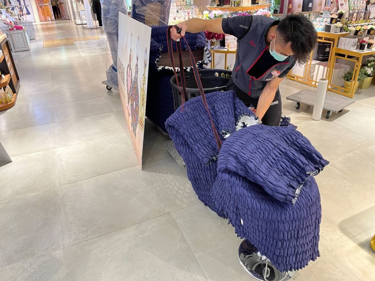 百貨進撤櫃、搬家公司推薦、台北搬家推薦【榮福搬家公司】南港搬家、桃園搬家公司推薦、新北搬家公司推薦、企業搬運服務、搬公司行號、廠房遷移、公司行號搬遷、政府機關搬遷、百貨專櫃遷移、學校單位搬遷、雜貨店搬遷、百貨專櫃道具設備搬運、精緻包裝、家庭搬家、搬鋼琴、搬工、搬家首選,針對顧客都秉持以用心實在專業搬家技巧,搬家實在用心值得您的信賴與選擇。歡迎來電咨詢02-2651-2727,榮福搬家有專員立即為您服務。 百貨進撤櫃、搬家公司推薦、台北搬家推薦【榮福搬家公司】南港搬家、桃園搬家公司推薦、新北搬家公司推薦、企業搬運服務、搬公司行號、廠房遷移、公司行號搬遷、政府機關搬遷、百貨專櫃遷移、學校單位搬遷、雜貨店搬遷、百貨專櫃道具設備搬運、精緻包裝、家庭搬家、搬鋼琴、搬工、搬家首選,針對顧客都秉持以用心實在專業搬家技巧,搬家實在用心值得您的信賴與選擇。歡迎來電咨詢02-2651-2727,榮福搬家有專員立即為您服務。