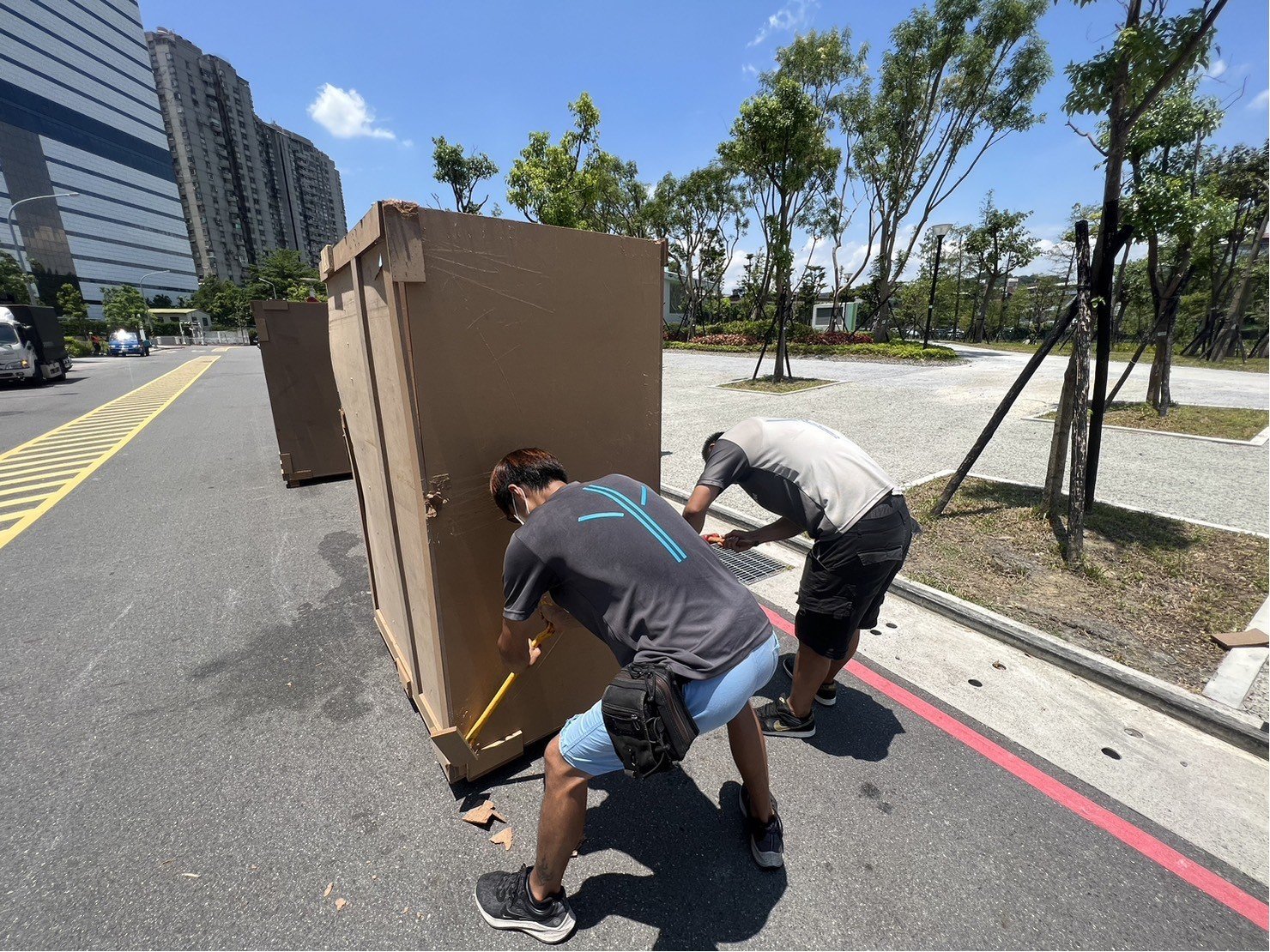 台北百貨訂製系統櫃代拆木架、木箱、搬運|南港百貨訂製系統櫃代拆木架、木箱、搬運|新店百貨訂製系統櫃代拆木架、木箱、搬運|新莊百貨訂製系統櫃代拆木架、木箱、搬運|中永和百貨訂製系統櫃代拆木架、木箱、搬運|台北百貨進撤櫃|台北百貨木作系統櫃搬運|南港百貨木作系統櫃搬運|新北百貨木作系統櫃搬運|雙北百貨進撤櫃|雙北百貨櫃位木作系統櫃搬運|汐止百貨木作系統櫃搬運|汐止百貨木作系統櫃搬運|中永和百貨木作系統櫃搬運|板橋百貨木作系統櫃搬運∣五股百貨木作系統櫃搬運|新店百貨櫃位木作系統櫃搬運|桃園百貨木作系統櫃搬運,精緻包裝搬運「細膩包裝、專業搬運、用心服務、以客為尊」是榮福搬家公司的宗旨與精神。歡迎立即來電02-2651-2727專人服務。 台北百貨訂製系統櫃代拆木架、木箱、搬運|南港百貨訂製系統櫃代拆木架、木箱、搬運|新店百貨訂製系統櫃代拆木架、木箱、搬運|新莊百貨訂製系統櫃代拆木架、木箱、搬運|中永和百貨訂製系統櫃代拆木架、木箱、搬運|台北百貨進撤櫃|台北百貨木作系統櫃搬運|南港百貨木作系統櫃搬運|新北百貨木作系統櫃搬運|雙北百貨進撤櫃|雙北百貨櫃位木作系統櫃搬運|汐止百貨木作系統櫃搬運|汐止百貨木作系統櫃搬運|中永和百貨木作系統櫃搬運|板橋百貨木作系統櫃搬運∣五股百貨木作系統櫃搬運|新店百貨櫃位木作系統櫃搬運|桃園百貨木作系統櫃搬運,精緻包裝搬運「細膩包裝、專業搬運、用心服務、以客為尊」是榮福搬家公司的宗旨與精神。歡迎立即來電02-2651-2727專人服務。