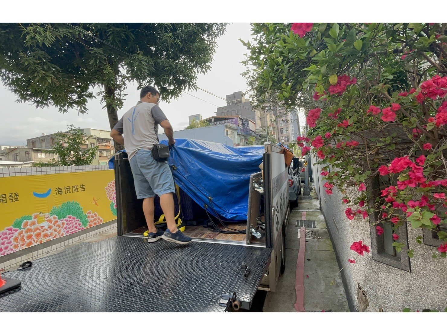 台北區域直立式鋼琴搬運∣南港區域直立式鋼琴搬運∣新北區域直立式鋼琴搬運∣雙北區域直立式鋼琴搬運∣汐止區域直立式鋼琴搬運∣中永和區域直立式鋼琴搬運∣板橋區域直立式鋼琴搬運∣三重蘆洲區域直立式鋼琴搬運∣基隆區域直立式鋼琴搬運∣五股區域直立式鋼琴搬運∣新莊區域直立式鋼琴搬運∣新店區域直立式鋼琴搬運∣土城區域直立式鋼琴搬運∣林口區域直立式鋼琴搬運∣桃園區域直立式鋼琴搬運| 校園鋼琴平面移動【榮福搬家】具專業訓練鋼琴組別師傅群,累積20年鋼琴搬運經驗值與各式鋼琴搬運技巧能力、基本拆裝專業知識,面對各式各樣鋼琴搬運動線均能安全進行搬運處理;廣受網路鋼琴搬運好評推薦、搬運鋼琴唯一首選。 台北區域直立式鋼琴搬運∣南港區域直立式鋼琴搬運∣新北區域直立式鋼琴搬運∣雙北區域直立式鋼琴搬運∣汐止區域直立式鋼琴搬運∣中永和區域直立式鋼琴搬運∣板橋區域直立式鋼琴搬運∣三重蘆洲區域直立式鋼琴搬運∣基隆區域直立式鋼琴搬運∣五股區域直立式鋼琴搬運∣新莊區域直立式鋼琴搬運∣新店區域直立式鋼琴搬運∣土城區域直立式鋼琴搬運∣林口區域直立式鋼琴搬運∣桃園區域直立式鋼琴搬運| 校園鋼琴平面移動【榮福搬家】具專業訓練鋼琴組別師傅群,累積20年鋼琴搬運經驗值與各式鋼琴搬運技巧能力、基本拆裝專業知識,面對各式各樣鋼琴搬運動線均能安全進行搬運處理;廣受網路鋼琴搬運好評推薦、搬運鋼琴唯一首選。