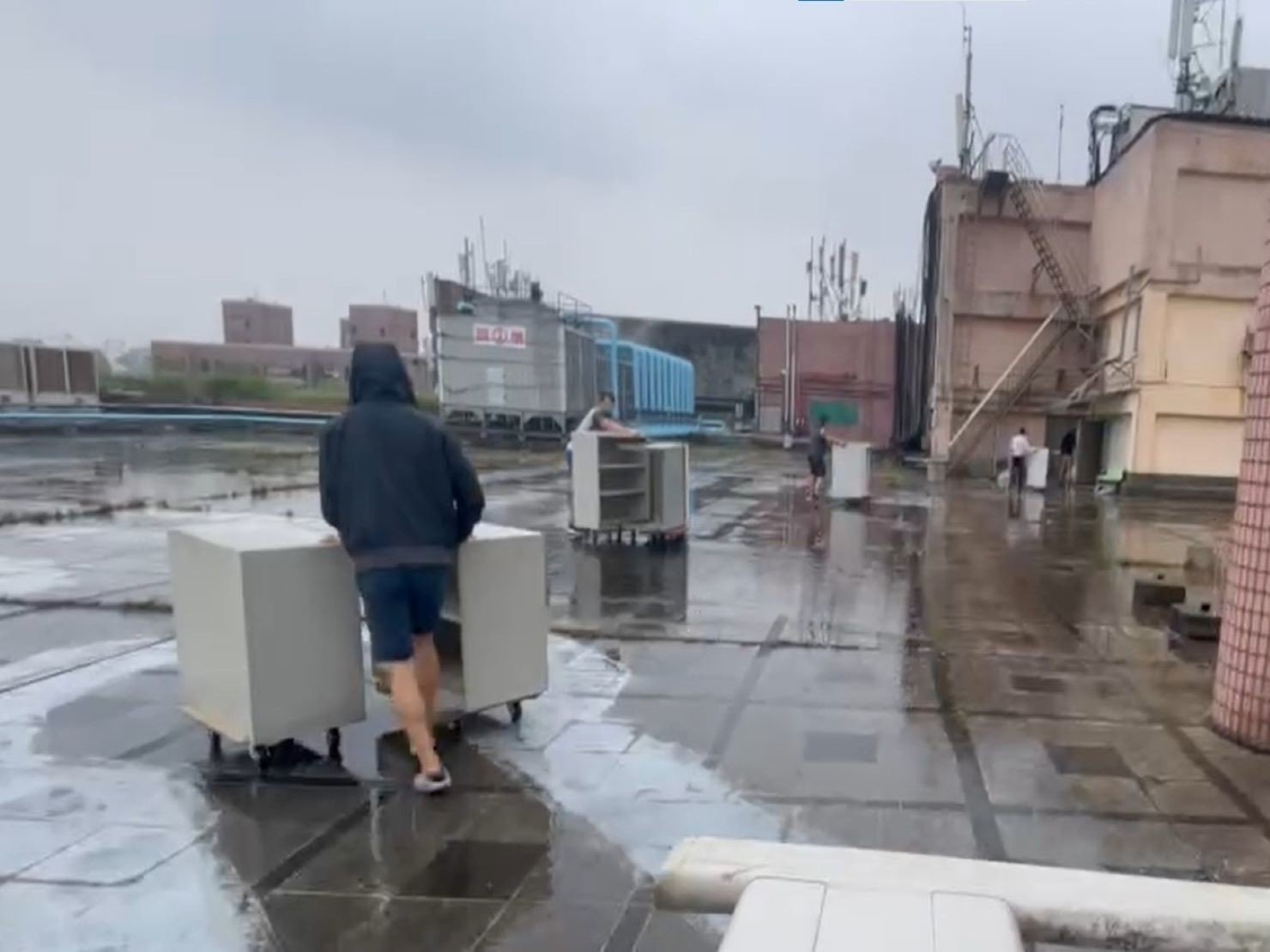 搬家公司推薦、台北辦公室搬遷推薦【榮福搬家公司】 南港辦公室搬遷、桃園辦公室搬遷、新北辦公室搬遷、基隆辦公室搬遷、辦公室同棟不同樓搬工、桃園同棟不同樓搬工、新北同棟不同樓搬工、內湖同棟不同樓搬工、台北同棟不同區塊工搬、新北同棟不同區塊工搬、內湖同棟不同區塊工搬、桃園同棟不同區塊工搬、保險箱、金庫搬運、搬活動櫃、搬公文櫃、搬保密櫃、搬辦公桌、旋轉椅、辦公椅、搬資料櫃、辦公室遷移、搬會客桌、碎紙機、印表機、搬玻璃櫥櫃、會議桌搬運、OA屏風拆裝搬遷、事務機搬運、搬電腦設備、公司行號搬遷、政府機關搬遷、學校單位搬遷、精緻包裝、搬家紙箱、搬鐵櫃、搬保密文件、保密文件銷毀、搬工計時、搬工服務、人力搬運,針對顧客都秉持以用心實在專業搬家技巧,搬家實在用心值得您的信賴與選擇。歡迎來電咨詢02-2651-2727,榮福搬家有專員立即為您服務。 搬家公司推薦、台北辦公室搬遷推薦【榮福搬家公司】 南港辦公室搬遷、桃園辦公室搬遷、新北辦公室搬遷、基隆辦公室搬遷、辦公室同棟不同樓搬工、桃園同棟不同樓搬工、新北同棟不同樓搬工、內湖同棟不同樓搬工、台北同棟不同區塊工搬、新北同棟不同區塊工搬、內湖同棟不同區塊工搬、桃園同棟不同區塊工搬、保險箱、金庫搬運、搬活動櫃、搬公文櫃、搬保密櫃、搬辦公桌、旋轉椅、辦公椅、搬資料櫃、辦公室遷移、搬會客桌、碎紙機、印表機、搬玻璃櫥櫃、會議桌搬運、OA屏風拆裝搬遷、事務機搬運、搬電腦設備、公司行號搬遷、政府機關搬遷、學校單位搬遷、精緻包裝、搬家紙箱、搬鐵櫃、搬保密文件、保密文件銷毀、搬工計時、搬工服務、人力搬運,針對顧客都秉持以用心實在專業搬家技巧,搬家實在用心值得您的信賴與選擇。歡迎來電咨詢02-2651-2727,榮福搬家有專員立即為您服務。