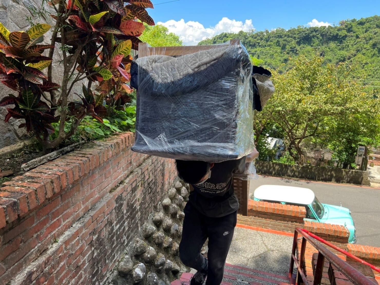 家公司推薦、新北搬家推薦【榮福搬家公司】南港搬家、基隆搬家、新北搬家、中和搬家、永和搬家、汐止搬家、台北搬家、桃園搬家公司推薦、台北搬家公司推薦、大型家具搬運、搬家具、冰箱搬運、搬家電、大型家電搬運、床墊搬運、搬家車、家庭搬家、搬工、搬運、搬家紙箱、跨縣市搬家、單件家具運送、搬家估價、搬家首選,搬家達人,、台北搬家公司推薦:大台北搬家,精緻包裝搬運「細膩包裝、專業搬運、用心服務、以客為尊」是榮福搬家公司的宗旨與精神。歡迎立即來電02-2651-2727專人服務。 家公司推薦、新北搬家推薦【榮福搬家公司】南港搬家、基隆搬家、新北搬家、中和搬家、永和搬家、汐止搬家、台北搬家、桃園搬家公司推薦、台北搬家公司推薦、大型家具搬運、搬家具、冰箱搬運、搬家電、大型家電搬運、床墊搬運、搬家車、家庭搬家、搬工、搬運、搬家紙箱、跨縣市搬家、單件家具運送、搬家估價、搬家首選,搬家達人,、台北搬家公司推薦:大台北搬家,精緻包裝搬運「細膩包裝、專業搬運、用心服務、以客為尊」是榮福搬家公司的宗旨與精神。歡迎立即來電02-2651-2727專人服務。