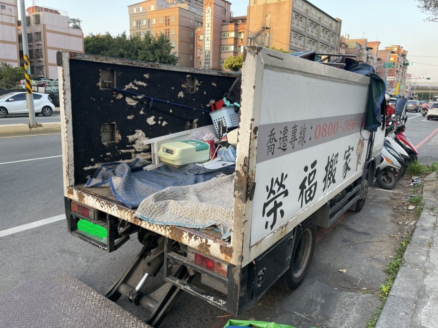 搬家公司推薦、新北搬家推薦【榮福搬家公司】南港搬家、桃園搬家公司推薦、台北搬家公司推薦、廢棄家具處理、廢棄家具清運、家庭廢棄物清運、清運、搬家、家具垃圾清運、垃圾廢棄處理、垃圾廢棄清運、搬家具、大型家具搬運、冰箱搬運、基隆搬家、搬家電、床墊搬運、搬公司行號、跨縣市搬家、家庭搬家、搬鋼琴、搬工、搬運、搬家紙箱,針對顧客都秉持以用心實在專業搬家技巧,搬家實在用心值得您的信賴與選擇。歡迎來電咨詢02-2651-2727,榮福搬家有專員立即為您服務。 搬家公司推薦、新北搬家推薦【榮福搬家公司】南港搬家、桃園搬家公司推薦、台北搬家公司推薦、廢棄家具處理、廢棄家具清運、家庭廢棄物清運、清運、搬家、家具垃圾清運、垃圾廢棄處理、垃圾廢棄清運、搬家具、大型家具搬運、冰箱搬運、基隆搬家、搬家電、床墊搬運、搬公司行號、跨縣市搬家、家庭搬家、搬鋼琴、搬工、搬運、搬家紙箱,針對顧客都秉持以用心實在專業搬家技巧,搬家實在用心值得您的信賴與選擇。歡迎來電咨詢02-2651-2727,榮福搬家有專員立即為您服務。