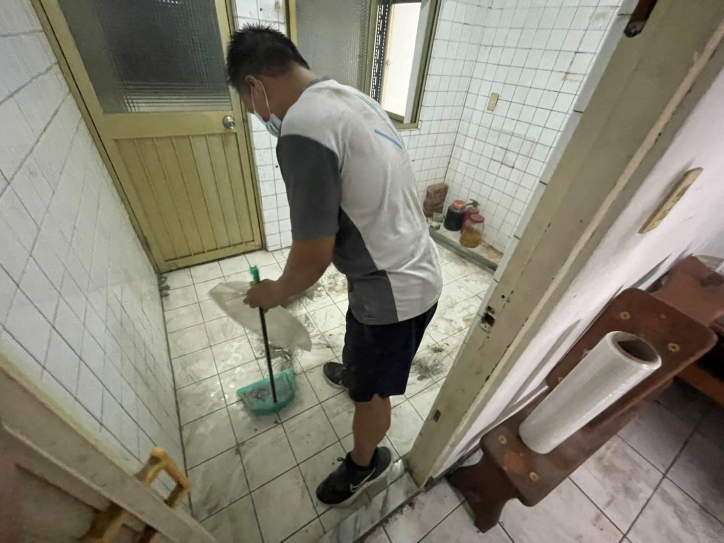 新北市垃圾清運、台北垃圾清運、不要的家具怎麼辦、搬家公司推薦、新北搬家推薦【榮福搬家公司】南港搬家、桃園搬家公司推薦、桃園大型垃圾、台北搬家公司推薦、租屋族、套房、雅房、房東、房東最愛、搬垃圾處理、家庭廢棄物清運、廢棄物處理、搬運廢棄物、家具垃圾處理、清運、搬家具、冰箱搬運、基隆搬家、大型家電回收清運、床墊搬運、搬衣櫃、大型家具丟棄、搬公司行號、家庭垃圾清運公司、清垃圾、廢棄家具處理、廢棄家具清運、搬家車,針對顧客都秉持以用心實在專業搬家技巧,搬家實在用心值得您的信賴與選擇。歡迎來電咨詢02-2651-2727,榮福搬家有專員立即為您服務。 新北市垃圾清運、台北垃圾清運、不要的家具怎麼辦、搬家公司推薦、新北搬家推薦【榮福搬家公司】南港搬家、桃園搬家公司推薦、桃園大型垃圾、台北搬家公司推薦、租屋族、套房、雅房、房東、房東最愛、搬垃圾處理、家庭廢棄物清運、廢棄物處理、搬運廢棄物、家具垃圾處理、清運、搬家具、冰箱搬運、基隆搬家、大型家電回收清運、床墊搬運、搬衣櫃、大型家具丟棄、搬公司行號、家庭垃圾清運公司、清垃圾、廢棄家具處理、廢棄家具清運、搬家車,針對顧客都秉持以用心實在專業搬家技巧,搬家實在用心值得您的信賴與選擇。歡迎來電咨詢02-2651-2727,榮福搬家有專員立即為您服務。