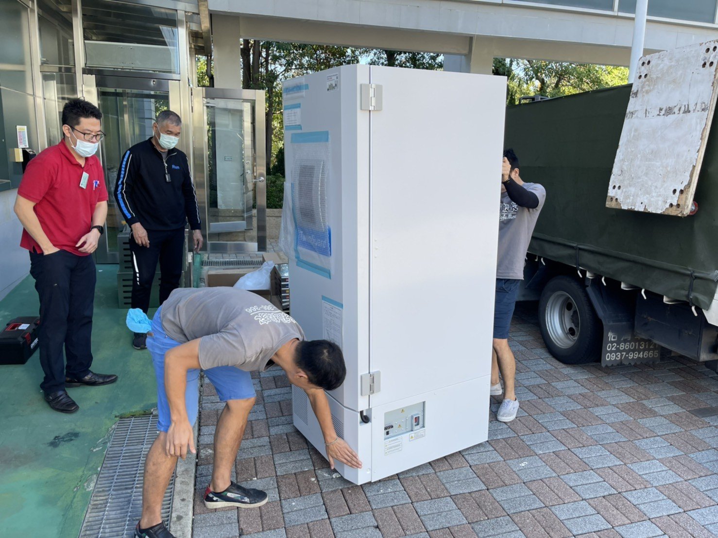 搬家公司推薦、新北搬家推薦【榮福搬家公司】南港搬家、搬桃園搬家推薦、家庭搬家、搬垃圾處理、搬公司行號、台北搬家推薦、搬鋼琴、搬工、搬家具、搬冰箱、搬床組、搬大型家具、搬家電、搬沙發、搬衣櫃、廢棄物處理、搬運廢棄物、廢棄物清運、家具垃圾處理,針對顧客都秉持以用心實在專業搬家技巧,搬家實在用心值得您的信賴與選擇。歡迎來電咨詢02-2651-2727,榮福搬家有專員立即為您服務。 搬家公司推薦、新北搬家推薦【榮福搬家公司】南港搬家、搬桃園搬家推薦、家庭搬家、搬垃圾處理、搬公司行號、台北搬家推薦、搬鋼琴、搬工、搬家具、搬冰箱、搬床組、搬大型家具、搬家電、搬沙發、搬衣櫃、廢棄物處理、搬運廢棄物、廢棄物清運、家具垃圾處理,針對顧客都秉持以用心實在專業搬家技巧,搬家實在用心值得您的信賴與選擇。歡迎來電咨詢02-2651-2727,榮福搬家有專員立即為您服務。