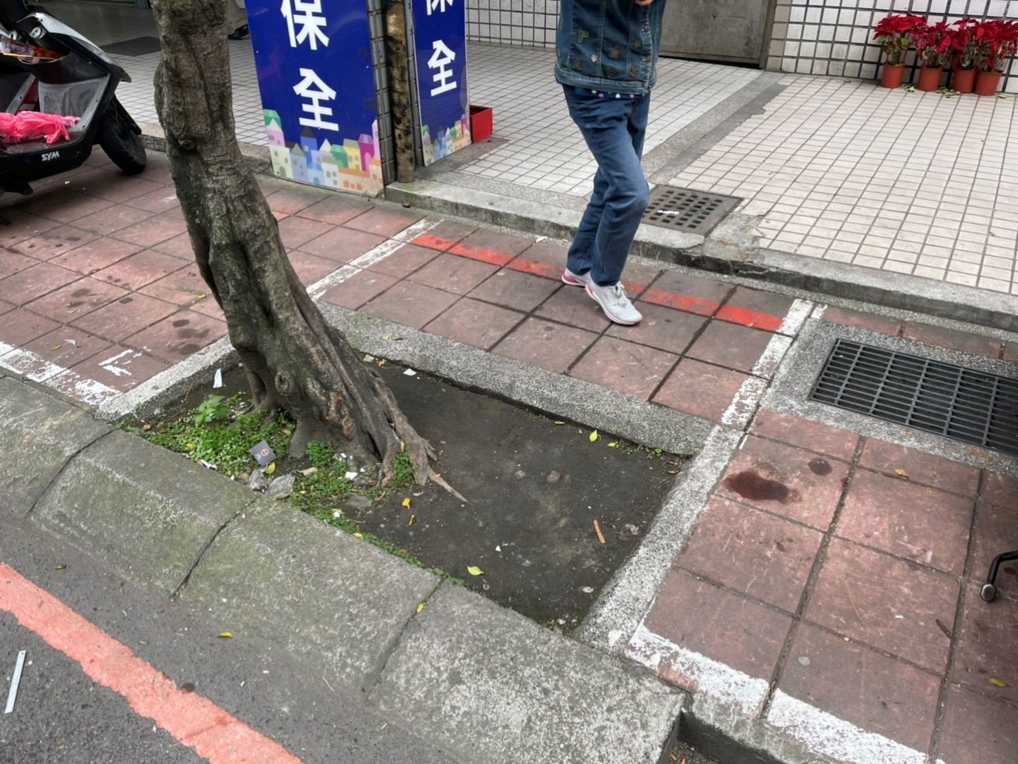搬家公司推薦、新北搬家推薦【榮福搬家公司】南港搬家、桃園搬家公司推薦、台北搬家公司推薦、廢棄家具處理、廢棄家具清運、家庭廢棄物清運、清運、搬家、家具垃圾清運、垃圾廢棄處理、垃圾廢棄清運、搬家具、大型家具搬運、冰箱搬運、基隆搬家、搬家電、床墊搬運、搬公司行號、跨縣市搬家、家庭搬家、搬鋼琴、搬工、搬運、搬家紙箱、搬家估價、搬家車,針對顧客都秉持以用心實在專業搬家技巧,搬家實在用心值得您的信賴與選擇。歡迎來電咨詢02-2651-2727,榮福搬家有專員立即為您服務。 搬家公司推薦、新北搬家推薦【榮福搬家公司】南港搬家、桃園搬家公司推薦、台北搬家公司推薦、廢棄家具處理、廢棄家具清運、家庭廢棄物清運、清運、搬家、家具垃圾清運、垃圾廢棄處理、垃圾廢棄清運、搬家具、大型家具搬運、冰箱搬運、基隆搬家、搬家電、床墊搬運、搬公司行號、跨縣市搬家、家庭搬家、搬鋼琴、搬工、搬運、搬家紙箱、搬家估價、搬家車,針對顧客都秉持以用心實在專業搬家技巧,搬家實在用心值得您的信賴與選擇。歡迎來電咨詢02-2651-2727,榮福搬家有專員立即為您服務。