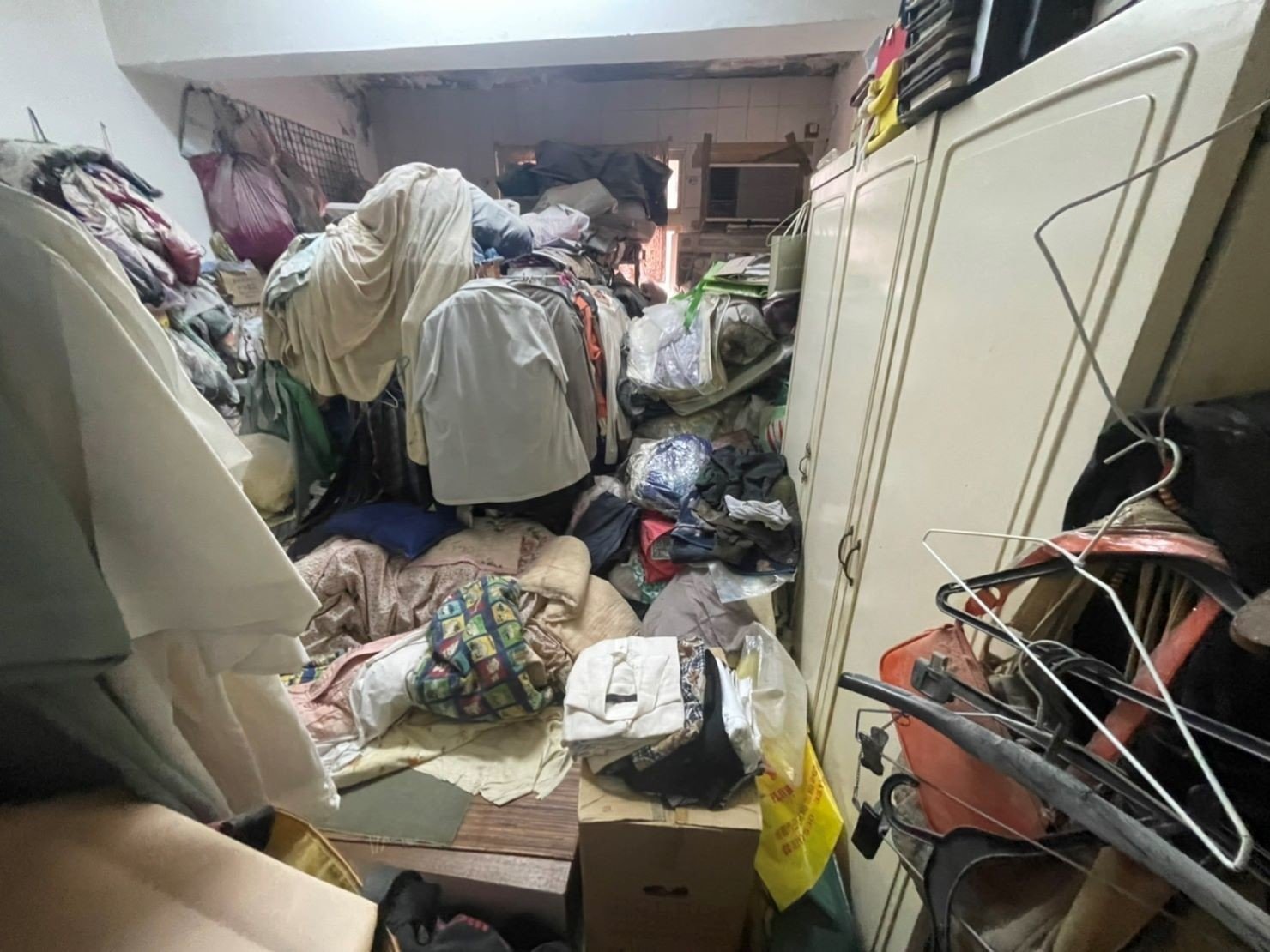 新北市垃圾清運、台北垃圾清運、不要的家具怎麼辦、搬家公司推薦、新北搬家推薦【榮福搬家公司】南港搬家、桃園搬家公司推薦、桃園大型垃圾、台北搬家公司推薦、租屋族、套房、雅房、房東、房東最愛、搬垃圾處理、家庭廢棄物清運、廢棄物處理、搬運廢棄物、家具垃圾處理、清運、搬家具、冰箱搬運、基隆搬家、大型家電回收清運、床墊搬運、搬衣櫃、大型家具丟棄、搬公司行號、家庭垃圾清運公司、清垃圾、廢棄家具處理、廢棄家具清運、搬家車,針對顧客都秉持以用心實在專業搬家技巧,搬家實在用心值得您的信賴與選擇。歡迎來電咨詢02-2651-2727,榮福搬家有專員立即為您服務。 新北市垃圾清運、台北垃圾清運、不要的家具怎麼辦、搬家公司推薦、新北搬家推薦【榮福搬家公司】南港搬家、桃園搬家公司推薦、桃園大型垃圾、台北搬家公司推薦、租屋族、套房、雅房、房東、房東最愛、搬垃圾處理、家庭廢棄物清運、廢棄物處理、搬運廢棄物、家具垃圾處理、清運、搬家具、冰箱搬運、基隆搬家、大型家電回收清運、床墊搬運、搬衣櫃、大型家具丟棄、搬公司行號、家庭垃圾清運公司、清垃圾、廢棄家具處理、廢棄家具清運、搬家車,針對顧客都秉持以用心實在專業搬家技巧,搬家實在用心值得您的信賴與選擇。歡迎來電咨詢02-2651-2727,榮福搬家有專員立即為您服務。