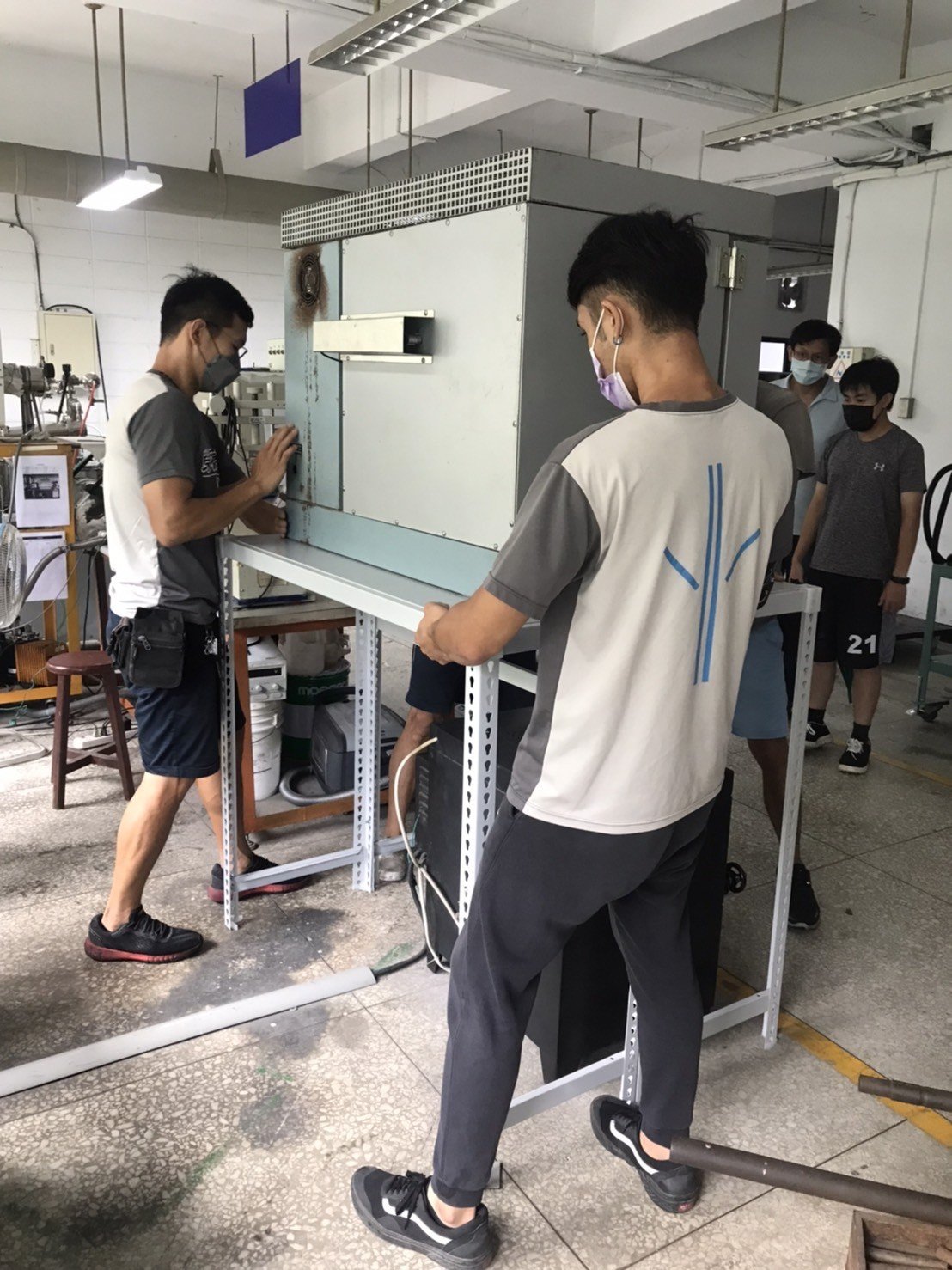 特殊搬運、搬重物【榮福搬家】醫療器材、醫療設備搬運、實驗室器材搬運、實業室高溫加熱器、科技大學社團設備移動、搬運搬單一物件、南港搬家、桃園搬家公司推薦、新北搬家公司推薦、可配合校園室內移動、生技科學儀器搬運、海關箱待拆、醫療儀器專業搬運、公司行號搬、專搬重物、搬工服務、人力搬運,針對顧客都秉持以用心實在專業搬家技巧,搬家實在用心值得您的信賴與選擇。歡迎來電咨詢02-2651-2727,榮福搬家有專員立即為您服務。 特殊搬運、搬重物【榮福搬家】醫療器材、醫療設備搬運、實驗室器材搬運、實業室高溫加熱器、科技大學社團設備移動、搬運搬單一物件、南港搬家、桃園搬家公司推薦、新北搬家公司推薦、可配合校園室內移動、生技科學儀器搬運、海關箱待拆、醫療儀器專業搬運、公司行號搬、專搬重物、搬工服務、人力搬運,針對顧客都秉持以用心實在專業搬家技巧,搬家實在用心值得您的信賴與選擇。歡迎來電咨詢02-2651-2727,榮福搬家有專員立即為您服務。