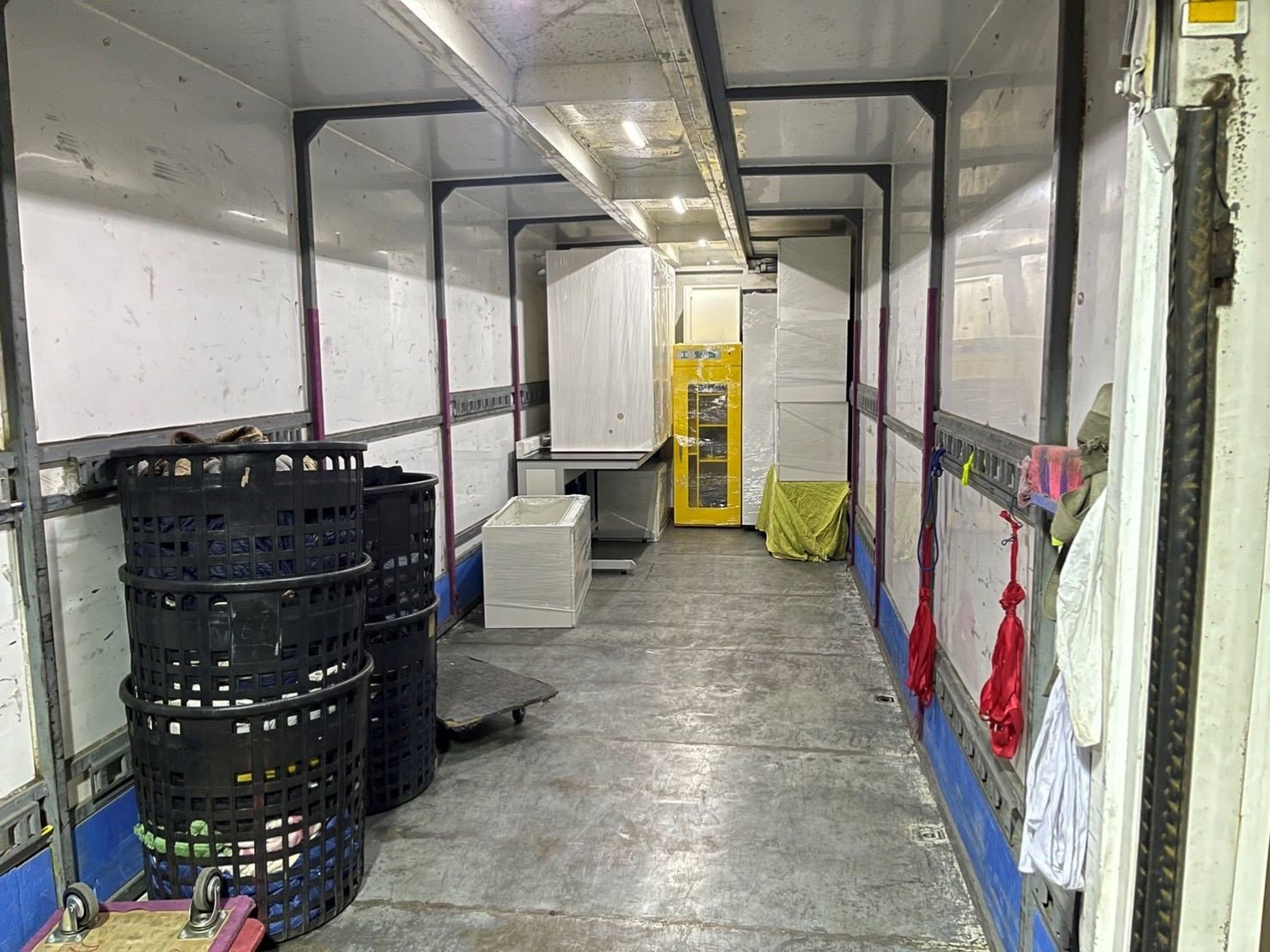台北搬運實驗設備器材∣南港搬運實驗設備器材∣新北搬運實驗設備器材∣雙北搬運實驗設備器材∣汐止搬運實驗設備器材∣五股搬運實驗設備器材∣中永和搬運實驗設備器材∣板橋搬運實驗設備器材∣桃園搬運實驗設備器材∣新竹搬運實驗設備器材∣苗栗搬運實驗設備器材∣【榮福搬家】屬專業搬家細膩運唯一首選,累積20年各式各樣特殊儀器設備的搬運經驗,專業敏捷快速完成您的各項搬運任務。榮福搬家具備精緻包裝搬運「細膩包裝、專業搬運、用心服務、以客為尊」是榮福搬家公司的宗旨與精神。歡迎立即來電02-2651-2727專人服務。 台北搬運實驗設備器材∣南港搬運實驗設備器材∣新北搬運實驗設備器材∣雙北搬運實驗設備器材∣汐止搬運實驗設備器材∣五股搬運實驗設備器材∣中永和搬運實驗設備器材∣板橋搬運實驗設備器材∣桃園搬運實驗設備器材∣新竹搬運實驗設備器材∣苗栗搬運實驗設備器材∣【榮福搬家】屬專業搬家細膩運唯一首選,累積20年各式各樣特殊儀器設備的搬運經驗,專業敏捷快速完成您的各項搬運任務。榮福搬家具備精緻包裝搬運「細膩包裝、專業搬運、用心服務、以客為尊」是榮福搬家公司的宗旨與精神。歡迎立即來電02-2651-2727專人服務。