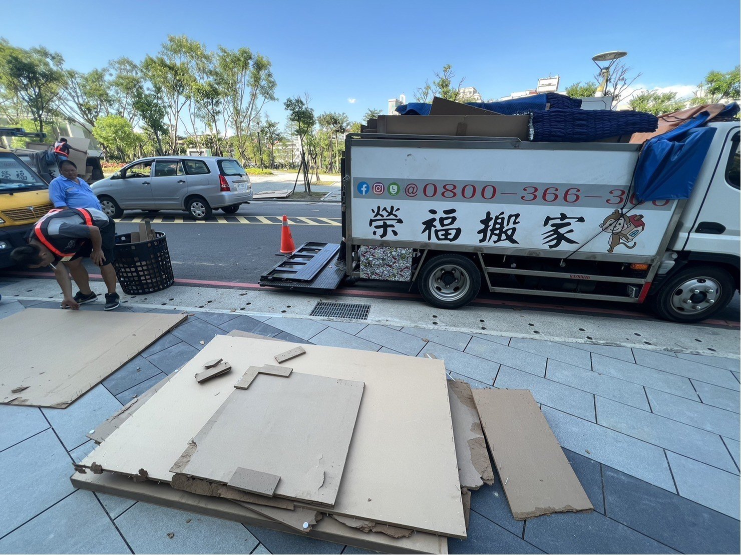 台北百貨訂製系統櫃代拆木架、木箱、搬運|南港百貨訂製系統櫃代拆木架、木箱、搬運|新店百貨訂製系統櫃代拆木架、木箱、搬運|新莊百貨訂製系統櫃代拆木架、木箱、搬運|中永和百貨訂製系統櫃代拆木架、木箱、搬運|台北百貨進撤櫃|台北百貨木作系統櫃搬運|南港百貨木作系統櫃搬運|新北百貨木作系統櫃搬運|雙北百貨進撤櫃|雙北百貨櫃位木作系統櫃搬運|汐止百貨木作系統櫃搬運|汐止百貨木作系統櫃搬運|中永和百貨木作系統櫃搬運|板橋百貨木作系統櫃搬運∣五股百貨木作系統櫃搬運|新店百貨櫃位木作系統櫃搬運|桃園百貨木作系統櫃搬運,精緻包裝搬運「細膩包裝、專業搬運、用心服務、以客為尊」是榮福搬家公司的宗旨與精神。歡迎立即來電02-2651-2727專人服務。 台北百貨訂製系統櫃代拆木架、木箱、搬運|南港百貨訂製系統櫃代拆木架、木箱、搬運|新店百貨訂製系統櫃代拆木架、木箱、搬運|新莊百貨訂製系統櫃代拆木架、木箱、搬運|中永和百貨訂製系統櫃代拆木架、木箱、搬運|台北百貨進撤櫃|台北百貨木作系統櫃搬運|南港百貨木作系統櫃搬運|新北百貨木作系統櫃搬運|雙北百貨進撤櫃|雙北百貨櫃位木作系統櫃搬運|汐止百貨木作系統櫃搬運|汐止百貨木作系統櫃搬運|中永和百貨木作系統櫃搬運|板橋百貨木作系統櫃搬運∣五股百貨木作系統櫃搬運|新店百貨櫃位木作系統櫃搬運|桃園百貨木作系統櫃搬運,精緻包裝搬運「細膩包裝、專業搬運、用心服務、以客為尊」是榮福搬家公司的宗旨與精神。歡迎立即來電02-2651-2727專人服務。