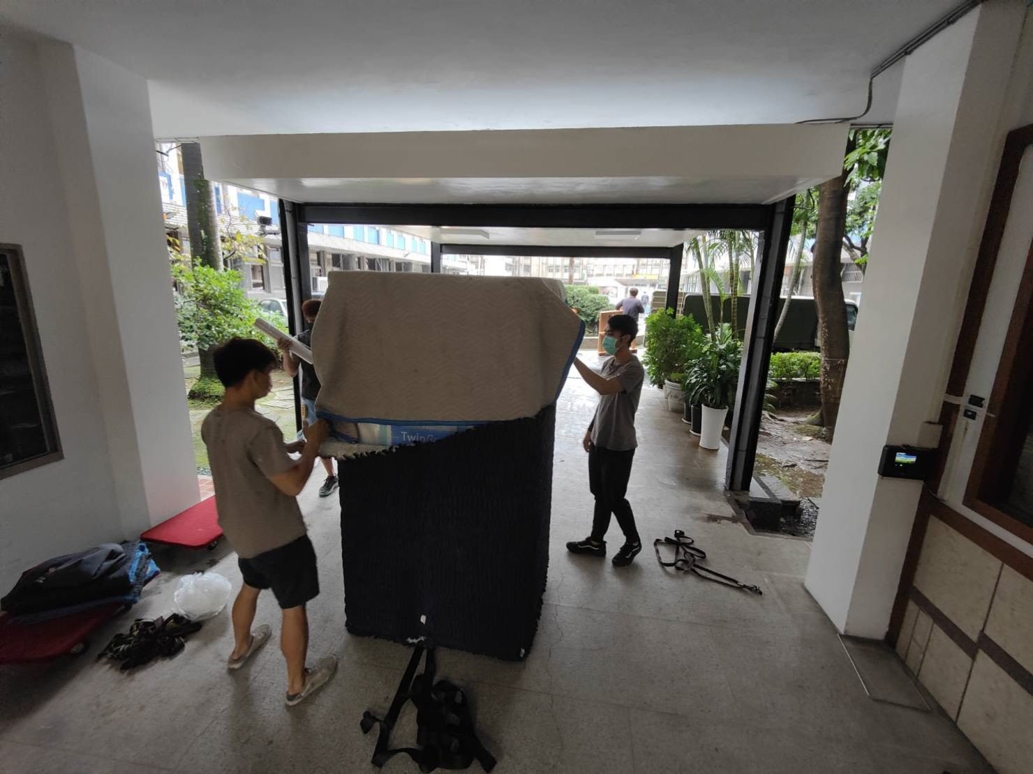 專搬生醫設備、搬精密儀器、實驗室冷凍櫃搬運、生技實驗設備、台北搬實驗設備、南港搬實驗設備、新北搬實驗設備、雙北搬實驗設備、汐止搬實驗設備、中永和搬實驗設備、板橋搬實驗設備、五股搬實驗設備、基隆搬實驗設備、桃園搬實驗設備、搬生醫設備推薦【榮福搬家】擁有各式各樣特殊重物搬運的經驗,用心實在給予最佳搬運服務,特殊重物搬運唯一首選榮福搬家公司。 專搬生醫設備、搬精密儀器、實驗室冷凍櫃搬運、生技實驗設備、台北搬實驗設備、南港搬實驗設備、新北搬實驗設備、雙北搬實驗設備、汐止搬實驗設備、中永和搬實驗設備、板橋搬實驗設備、五股搬實驗設備、基隆搬實驗設備、桃園搬實驗設備、搬生醫設備推薦【榮福搬家】擁有各式各樣特殊重物搬運的經驗,用心實在給予最佳搬運服務,特殊重物搬運唯一首選榮福搬家公司。