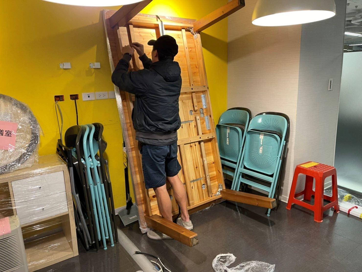 搬家公司推薦、台北搬家推薦【榮福搬家公司】南港搬家、桃園搬家公司推薦、新北搬家公司推薦、企業搬運服務、搬公司行號、廠房遷移、屏風拆裝、公司行號搬遷、政府機關搬遷、百貨專櫃遷移、學校單位搬遷、雜貨店搬遷、精緻包裝、家庭搬家、搬鋼琴、搬工、搬家公司紙箱、黃色膠帶、搬家估價、基隆搬家、家具拆裝、搬家具,針對顧客都秉持以用心實在專業搬家技巧,搬家實在用心值得您的信賴與選擇。歡迎來電咨詢02-2651-2727,榮福搬家有專員立即為您服務。 搬家公司推薦、台北搬家推薦【榮福搬家公司】南港搬家、桃園搬家公司推薦、新北搬家公司推薦、企業搬運服務、搬公司行號、廠房遷移、屏風拆裝、公司行號搬遷、政府機關搬遷、百貨專櫃遷移、學校單位搬遷、雜貨店搬遷、精緻包裝、家庭搬家、搬鋼琴、搬工、搬家公司紙箱、黃色膠帶、搬家估價、基隆搬家、家具拆裝、搬家具,針對顧客都秉持以用心實在專業搬家技巧,搬家實在用心值得您的信賴與選擇。歡迎來電咨詢02-2651-2727,榮福搬家有專員立即為您服務。