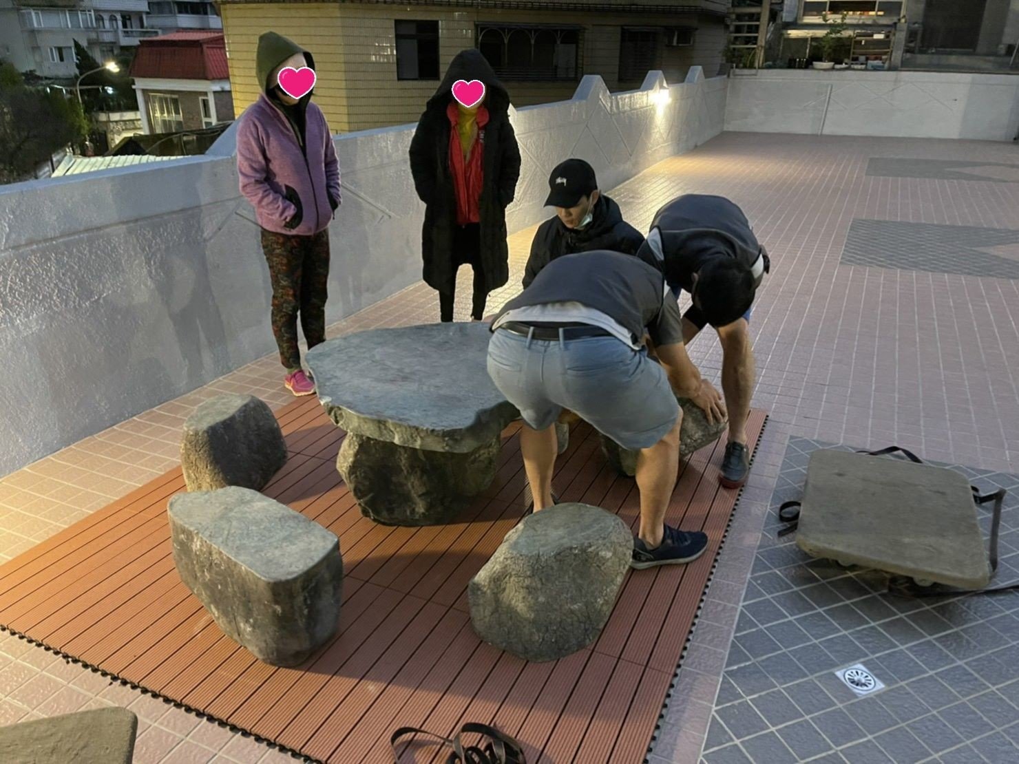 搬重物【榮福搬家公司】石墩搬運、搬石椅、搬石頭桌、搬洗衣機、搬披薩窯、精搬金庫、搬保險櫃、精搬魚缸、精搬鋼琴、跨縣搬家、搬工派遣、搬運、搬床墊、搬冰箱、搬家具、搬家首選、吊掛搬運、吊家具搬運、特殊重物搬運、專搬重物、新北搬家推薦、搬家公司、基隆搬家、南港搬家、桃園搬家公司、台北搬家公司推薦:大台北搬家,精緻包裝搬運「細膩包裝、專業搬運、用心服務、以客為尊」是榮福搬家公司的宗旨與精神。歡迎立即來電02-2651-2727專人服務。 搬重物【榮福搬家公司】石墩搬運、搬石椅、搬石頭桌、搬洗衣機、搬披薩窯、精搬金庫、搬保險櫃、精搬魚缸、精搬鋼琴、跨縣搬家、搬工派遣、搬運、搬床墊、搬冰箱、搬家具、搬家首選、吊掛搬運、吊家具搬運、特殊重物搬運、專搬重物、新北搬家推薦、搬家公司、基隆搬家、南港搬家、桃園搬家公司、台北搬家公司推薦:大台北搬家,精緻包裝搬運「細膩包裝、專業搬運、用心服務、以客為尊」是榮福搬家公司的宗旨與精神。歡迎立即來電02-2651-2727專人服務。
