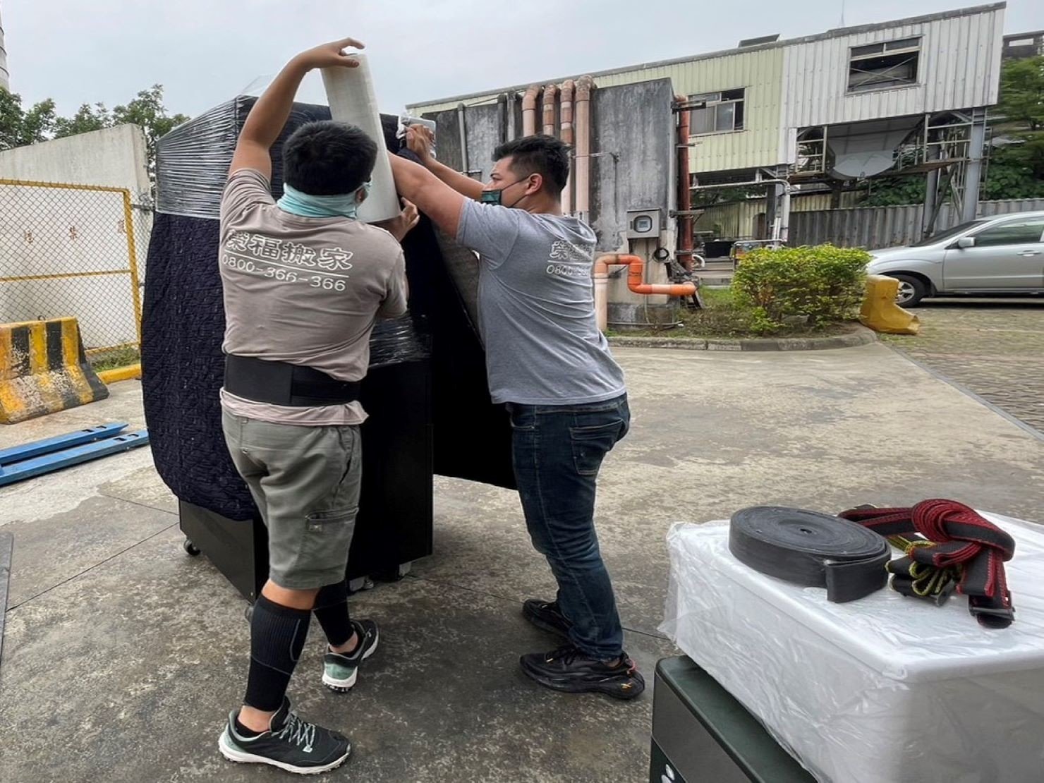 台北單搬重物∣南港單搬重物∣新北單搬重物∣雙北單搬重物∣汐止單搬重物∣五股單搬重物∣中永和單搬重物∣板橋單搬重物∣桃園單搬重物推薦【榮福搬家】屬專業搬家細膩運唯一首選,累積20年各式各樣特殊重物的搬運經驗,專業敏捷快速完成您的各項搬運任務。榮福搬家具備精緻包裝搬運「細膩包裝、專業搬運、用心服務、以客為尊」是榮福搬家公司的宗旨與精神。歡迎立即來電02-2651-2727專人服務。 台北單搬重物∣南港單搬重物∣新北單搬重物∣雙北單搬重物∣汐止單搬重物∣五股單搬重物∣中永和單搬重物∣板橋單搬重物∣桃園單搬重物推薦【榮福搬家】屬專業搬家細膩運唯一首選,累積20年各式各樣特殊重物的搬運經驗,專業敏捷快速完成您的各項搬運任務。榮福搬家具備精緻包裝搬運「細膩包裝、專業搬運、用心服務、以客為尊」是榮福搬家公司的宗旨與精神。歡迎立即來電02-2651-2727專人服務。