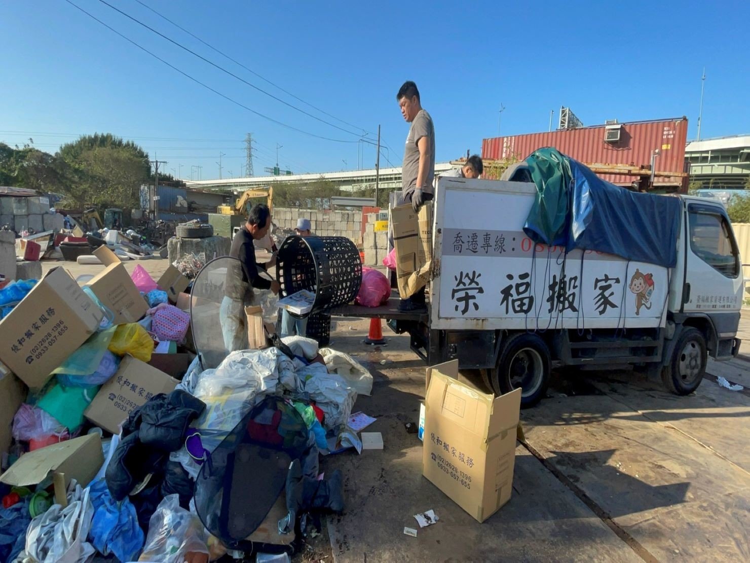 搬家公司推薦、新北搬家推薦【榮福搬家公司】南港搬家、桃園搬家公司推薦、台北搬家公司推薦、廢棄家具處理、廢棄家具清運、家庭廢棄物清運、清運、搬家、家具垃圾清運、垃圾廢棄處理、垃圾廢棄清運、搬家具、大型家具搬運、冰箱搬運、基隆搬家、搬家電、床墊搬運、搬公司行號、跨縣市搬家、家庭搬家、搬鋼琴、搬工、搬運、搬家紙箱,針對顧客都秉持以用心實在專業搬家技巧,搬家實在用心值得您的信賴與選擇。歡迎來電咨詢02-2651-2727,榮福搬家有專員立即為您服務。 搬家公司推薦、新北搬家推薦【榮福搬家公司】南港搬家、桃園搬家公司推薦、台北搬家公司推薦、廢棄家具處理、廢棄家具清運、家庭廢棄物清運、清運、搬家、家具垃圾清運、垃圾廢棄處理、垃圾廢棄清運、搬家具、大型家具搬運、冰箱搬運、基隆搬家、搬家電、床墊搬運、搬公司行號、跨縣市搬家、家庭搬家、搬鋼琴、搬工、搬運、搬家紙箱,針對顧客都秉持以用心實在專業搬家技巧,搬家實在用心值得您的信賴與選擇。歡迎來電咨詢02-2651-2727,榮福搬家有專員立即為您服務。