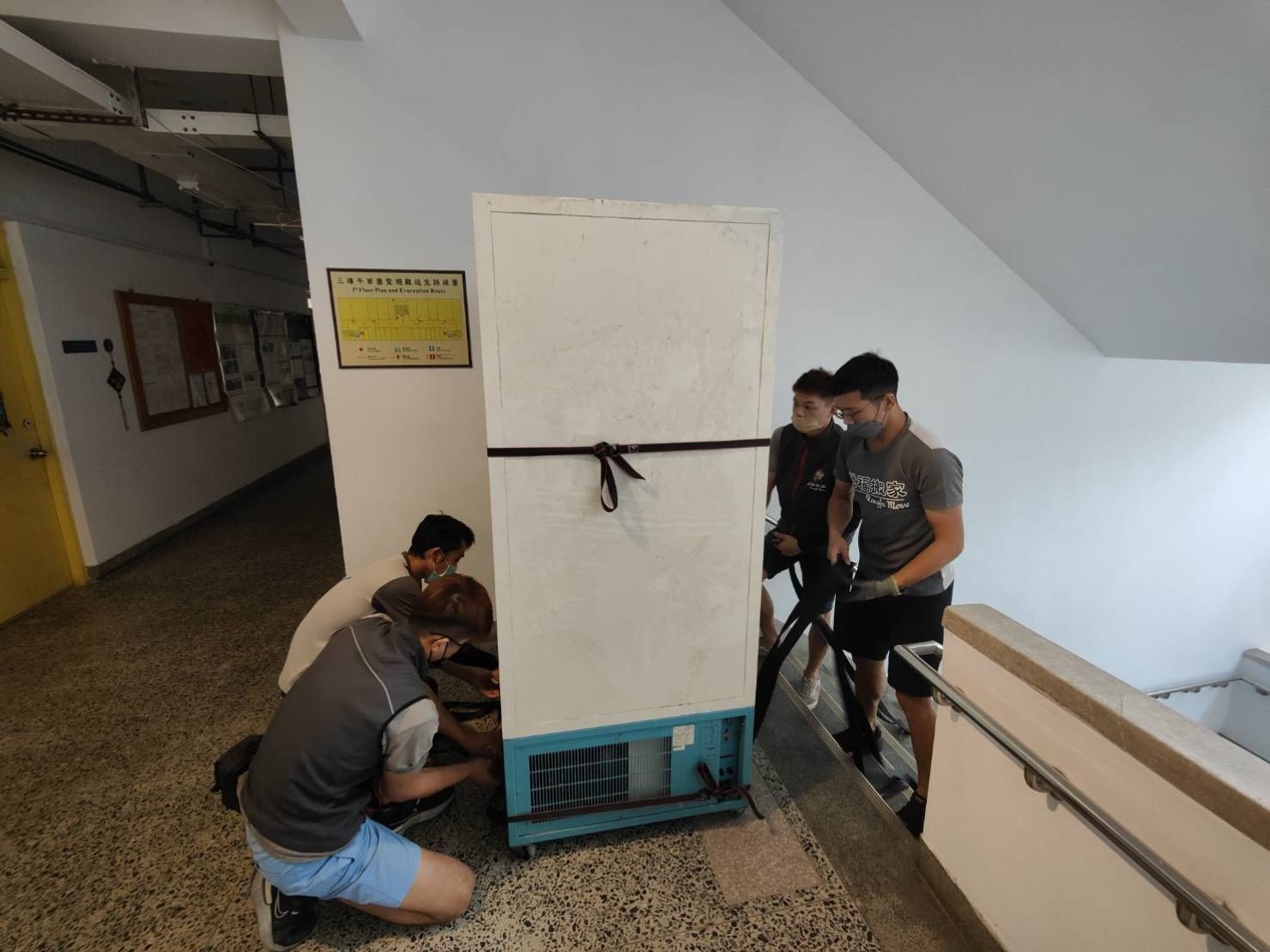 專搬生醫設備、搬精密儀器、實驗室冷凍櫃搬運、生技實驗設備、台北搬實驗設備、南港搬實驗設備、新北搬實驗設備、雙北搬實驗設備、汐止搬實驗設備、中永和搬實驗設備、板橋搬實驗設備、五股搬實驗設備、基隆搬實驗設備、桃園搬實驗設備、搬生醫設備推薦【榮福搬家】擁有各式各樣特殊重物搬運的經驗,不斷更新搬運資訊、提升搬運技巧,特殊重物搬運唯一首選榮福搬家公司。 專搬生醫設備、搬精密儀器、實驗室冷凍櫃搬運、生技實驗設備、台北搬實驗設備、南港搬實驗設備、新北搬實驗設備、雙北搬實驗設備、汐止搬實驗設備、中永和搬實驗設備、板橋搬實驗設備、五股搬實驗設備、基隆搬實驗設備、桃園搬實驗設備、搬生醫設備推薦【榮福搬家】擁有各式各樣特殊重物搬運的經驗,不斷更新搬運資訊、提升搬運技巧,特殊重物搬運唯一首選榮福搬家公司。