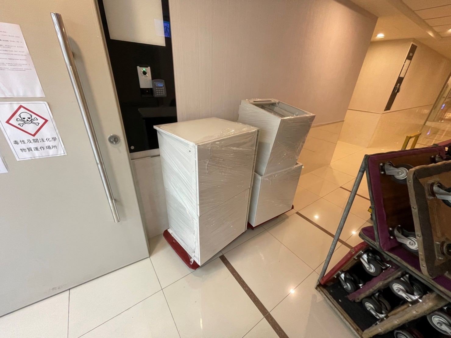 台北搬運實驗設備器材∣南港搬運實驗設備器材∣新北搬運實驗設備器材∣雙北搬運實驗設備器材∣汐止搬運實驗設備器材∣五股搬運實驗設備器材∣中永和搬運實驗設備器材∣板橋搬運實驗設備器材∣桃園搬運實驗設備器材∣新竹搬運實驗設備器材∣苗栗搬運實驗設備器材∣【榮福搬家】屬專業搬家細膩運唯一首選,累積20年各式各樣特殊儀器設備的搬運經驗,專業敏捷快速完成您的各項搬運任務。榮福搬家具備精緻包裝搬運「細膩包裝、專業搬運、用心服務、以客為尊」是榮福搬家公司的宗旨與精神。歡迎立即來電02-2651-2727專人服務。 台北搬運實驗設備器材∣南港搬運實驗設備器材∣新北搬運實驗設備器材∣雙北搬運實驗設備器材∣汐止搬運實驗設備器材∣五股搬運實驗設備器材∣中永和搬運實驗設備器材∣板橋搬運實驗設備器材∣桃園搬運實驗設備器材∣新竹搬運實驗設備器材∣苗栗搬運實驗設備器材∣【榮福搬家】屬專業搬家細膩運唯一首選,累積20年各式各樣特殊儀器設備的搬運經驗,專業敏捷快速完成您的各項搬運任務。榮福搬家具備精緻包裝搬運「細膩包裝、專業搬運、用心服務、以客為尊」是榮福搬家公司的宗旨與精神。歡迎立即來電02-2651-2727專人服務。