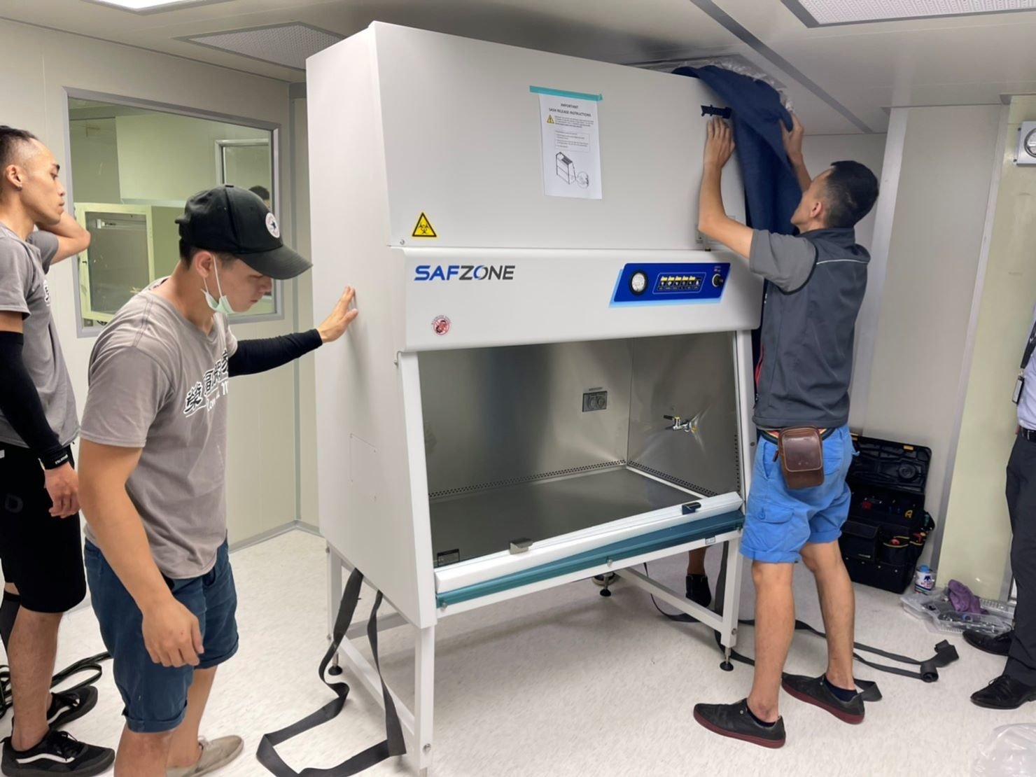 搬生物安全櫃無菌操作台、搬生醫設備、搬重物【榮福搬家公司】搬精密儀器、實驗室大型設備搬運、搬直立式冷凍櫃、搬培養箱、搬煙燻指紋箱、搬帳篷測濕儀、搬藥品冷藏櫃、石墩搬運、搬超低溫冷凍櫃、搬石頭桌椅、搬洗衣機、搬披薩窯、精搬金庫、搬保險櫃、精搬魚缸、精搬鋼琴、搬茶葉乾燥機、搬雷射雕刻切割機、跨縣市搬家、搬工計時、人力搬運、搬運、實驗室遷移、搬營業用冰箱、實驗室特殊儀器搬運、搬家首選、吊掛搬運、吊家具搬運、特殊重物搬運、生物科技儀器設備、專搬重物、新北搬家推薦、搬家公司、基隆搬家、南港搬家、桃園搬家公司、台北搬家公司推薦:大台北搬家,精緻包裝搬運「細膩包裝、專業搬運、用心服務、以客為尊」是榮福搬家公司的宗旨與精神。歡迎立即來電02-2651-2727專人服務。 搬生物安全櫃無菌操作台、搬生醫設備、搬重物【榮福搬家公司】搬精密儀器、實驗室大型設備搬運、搬直立式冷凍櫃、搬培養箱、搬煙燻指紋箱、搬帳篷測濕儀、搬藥品冷藏櫃、石墩搬運、搬超低溫冷凍櫃、搬石頭桌椅、搬洗衣機、搬披薩窯、精搬金庫、搬保險櫃、精搬魚缸、精搬鋼琴、搬茶葉乾燥機、搬雷射雕刻切割機、跨縣市搬家、搬工計時、人力搬運、搬運、實驗室遷移、搬營業用冰箱、實驗室特殊儀器搬運、搬家首選、吊掛搬運、吊家具搬運、特殊重物搬運、生物科技儀器設備、專搬重物、新北搬家推薦、搬家公司、基隆搬家、南港搬家、桃園搬家公司、台北搬家公司推薦:大台北搬家,精緻包裝搬運「細膩包裝、專業搬運、用心服務、以客為尊」是榮福搬家公司的宗旨與精神。歡迎立即來電02-2651-2727專人服務。