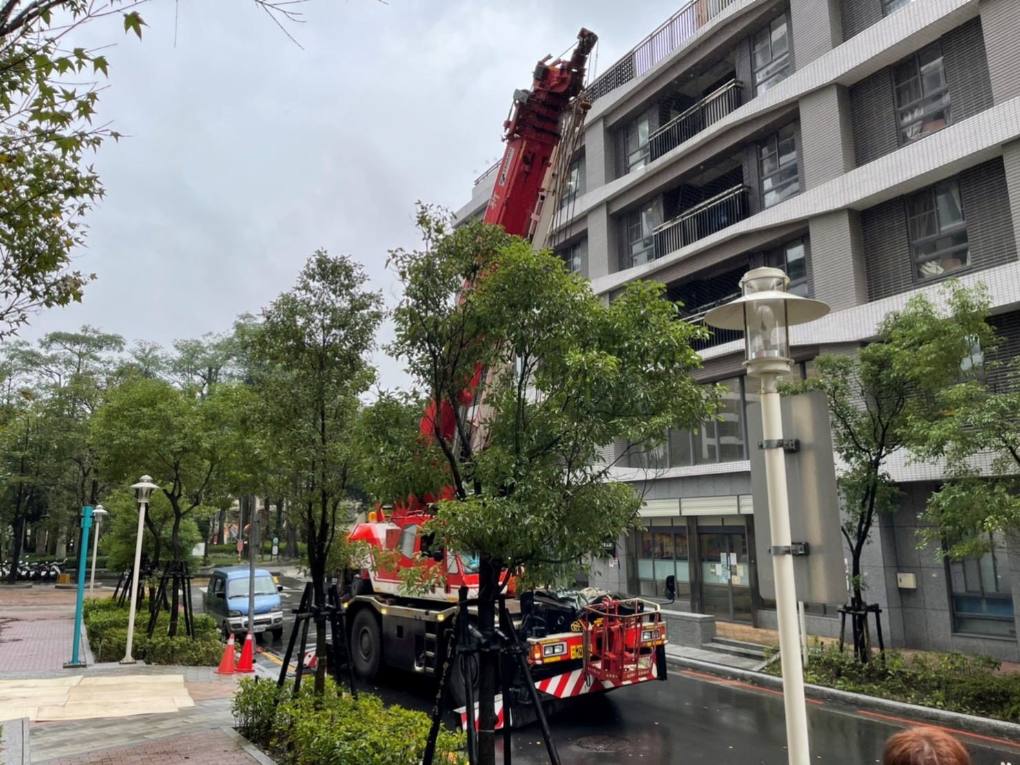 重物搬運/南港搬家【榮福搬家公司】搬洗衣機、搬披薩窯、精搬金庫、搬保險櫃、精搬魚缸、跨縣搬家、搬工派遣、搬床墊、搬冰箱、搬家具、搬家首選、吊掛搬運、吊家具搬運、台北搬家公司推薦:大台北搬家、新北搬家推薦,精緻包裝搬運「細膩包裝、專業搬運、用心服務、以客為尊」是榮福搬家公司的宗旨與精神。歡迎立即來電02-2651-2727專人服務。 重物搬運/南港搬家【榮福搬家公司】搬洗衣機、搬披薩窯、精搬金庫、搬保險櫃、精搬魚缸、跨縣搬家、搬工派遣、搬床墊、搬冰箱、搬家具、搬家首選、吊掛搬運、吊家具搬運、台北搬家公司推薦:大台北搬家、新北搬家推薦,精緻包裝搬運「細膩包裝、專業搬運、用心服務、以客為尊」是榮福搬家公司的宗旨與精神。歡迎立即來電02-2651-2727專人服務。