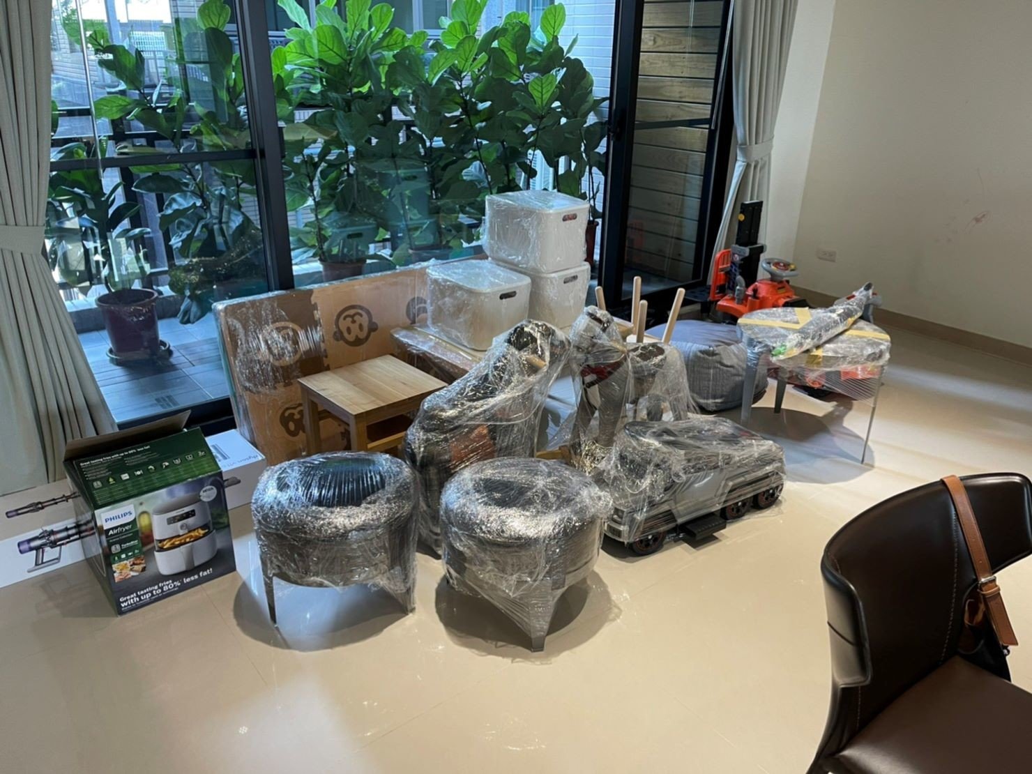 搬家公司推薦、新北搬家推薦【榮福搬家公司】精緻包裝搬運「細膩包裝、專業搬運、用心服務、以客為尊」是榮福搬家公司的宗旨與精神:搬家首選、南港搬家、桃園搬家公司推薦、台北搬家公司推薦、精緻搬家、精緻包裝、搬家達人、搬家具、冰箱搬運、基隆搬家、搬家電、床墊搬運、跨縣市搬家、搬公司行號、家庭搬家、搬鋼琴、搬工、搬運、搬家紙箱,針對顧客都秉持以用心實在專業搬家技巧,搬家實在用心值得您的信賴與選擇。歡迎來電咨詢02-2651-2727,榮福搬家有專員立即為您服務。 搬家公司推薦、新北搬家推薦【榮福搬家公司】精緻包裝搬運「細膩包裝、專業搬運、用心服務、以客為尊」是榮福搬家公司的宗旨與精神:搬家首選、南港搬家、桃園搬家公司推薦、台北搬家公司推薦、精緻搬家、精緻包裝、搬家達人、搬家具、冰箱搬運、基隆搬家、搬家電、床墊搬運、跨縣市搬家、搬公司行號、家庭搬家、搬鋼琴、搬工、搬運、搬家紙箱,針對顧客都秉持以用心實在專業搬家技巧,搬家實在用心值得您的信賴與選擇。歡迎來電咨詢02-2651-2727,榮福搬家有專員立即為您服務。