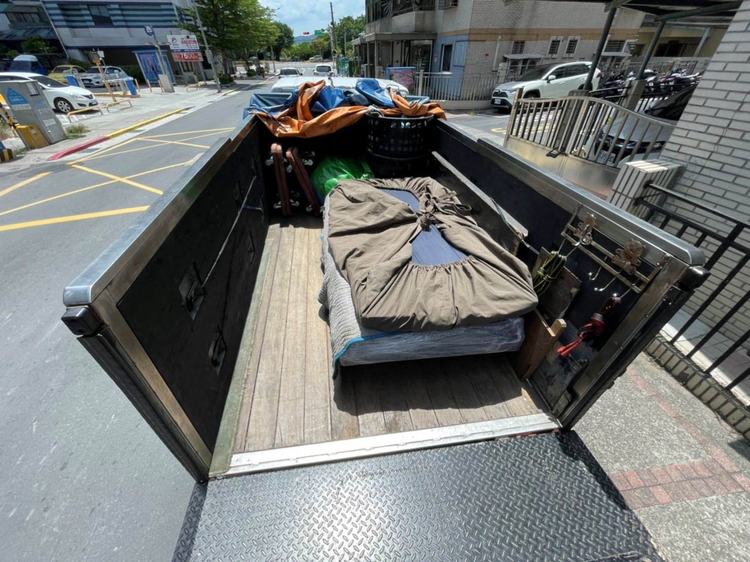 特殊搬運、搬重物【榮福搬家】醫療床、電動床、電動病床、只搬單一物件、南港搬家、桃園搬家公司推薦、新北搬家公司推薦、百貨公司進撤櫃、專櫃進撤櫃、企業搬運服務、搬公司行號、廠房遷移、公司行號搬遷、政府機關搬遷、百貨專櫃遷移、學校單位搬遷、精緻包裝、家庭搬家、搬鋼琴、搬工計時、搬工服務、人力搬運,針對顧客都秉持以用心實在專業搬家技巧,搬家實在用心值得您的信賴與選擇。歡迎來電咨詢02-2651-2727,榮福搬家有專員立即為您服務。 特殊搬運、搬重物【榮福搬家】醫療床、電動床、電動病床、只搬單一物件、南港搬家、桃園搬家公司推薦、新北搬家公司推薦、百貨公司進撤櫃、專櫃進撤櫃、企業搬運服務、搬公司行號、廠房遷移、公司行號搬遷、政府機關搬遷、百貨專櫃遷移、學校單位搬遷、精緻包裝、家庭搬家、搬鋼琴、搬工計時、搬工服務、人力搬運,針對顧客都秉持以用心實在專業搬家技巧,搬家實在用心值得您的信賴與選擇。歡迎來電咨詢02-2651-2727,榮福搬家有專員立即為您服務。