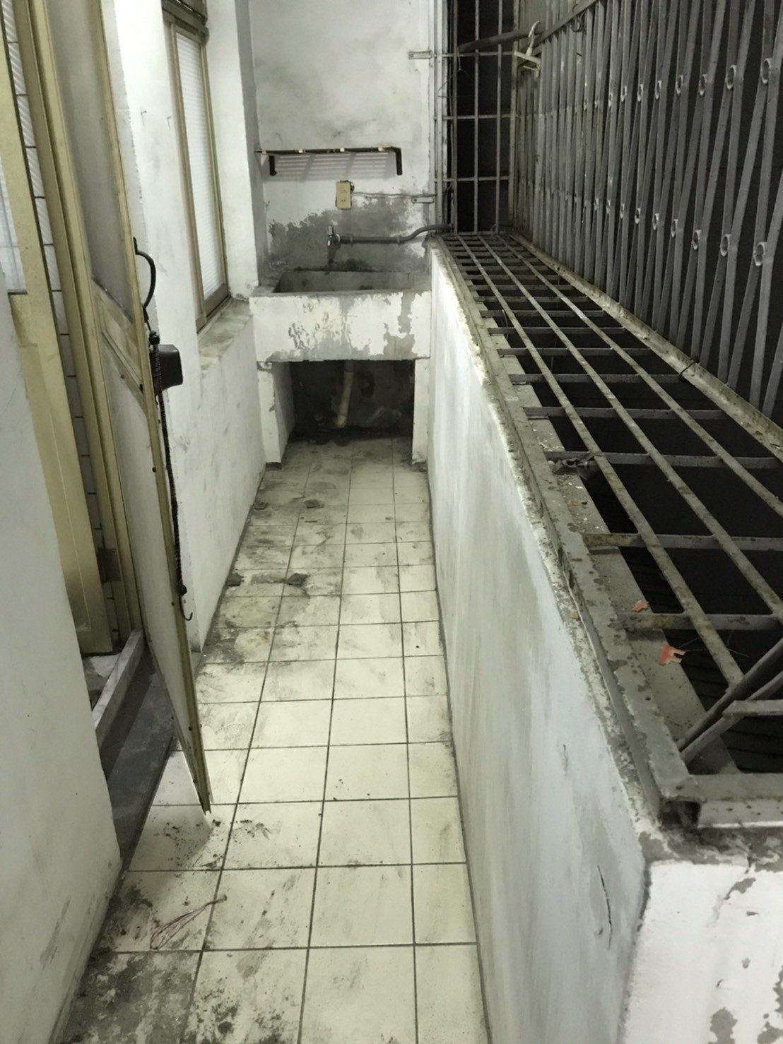 新北市垃圾清運、台北垃圾清運、不要的家具怎麼辦、搬家公司推薦、新北搬家推薦【榮福搬家公司】南港搬家、桃園搬家公司推薦、桃園大型垃圾、台北搬家公司推薦、租屋族、套房、雅房、房東、房東最愛、搬垃圾處理、家庭廢棄物清運、廢棄物處理、搬運廢棄物、家具垃圾處理、清運、搬家具、冰箱搬運、基隆搬家、大型家電回收清運、床墊搬運、搬衣櫃、大型家具丟棄、搬公司行號、家庭垃圾清運公司、清垃圾、廢棄家具處理、廢棄家具清運、搬家車,針對顧客都秉持以用心實在專業搬家技巧,搬家實在用心值得您的信賴與選擇。歡迎來電咨詢02-2651-2727,榮福搬家有專員立即為您服務。 新北市垃圾清運、台北垃圾清運、不要的家具怎麼辦、搬家公司推薦、新北搬家推薦【榮福搬家公司】南港搬家、桃園搬家公司推薦、桃園大型垃圾、台北搬家公司推薦、租屋族、套房、雅房、房東、房東最愛、搬垃圾處理、家庭廢棄物清運、廢棄物處理、搬運廢棄物、家具垃圾處理、清運、搬家具、冰箱搬運、基隆搬家、大型家電回收清運、床墊搬運、搬衣櫃、大型家具丟棄、搬公司行號、家庭垃圾清運公司、清垃圾、廢棄家具處理、廢棄家具清運、搬家車,針對顧客都秉持以用心實在專業搬家技巧,搬家實在用心值得您的信賴與選擇。歡迎來電咨詢02-2651-2727,榮福搬家有專員立即為您服務。