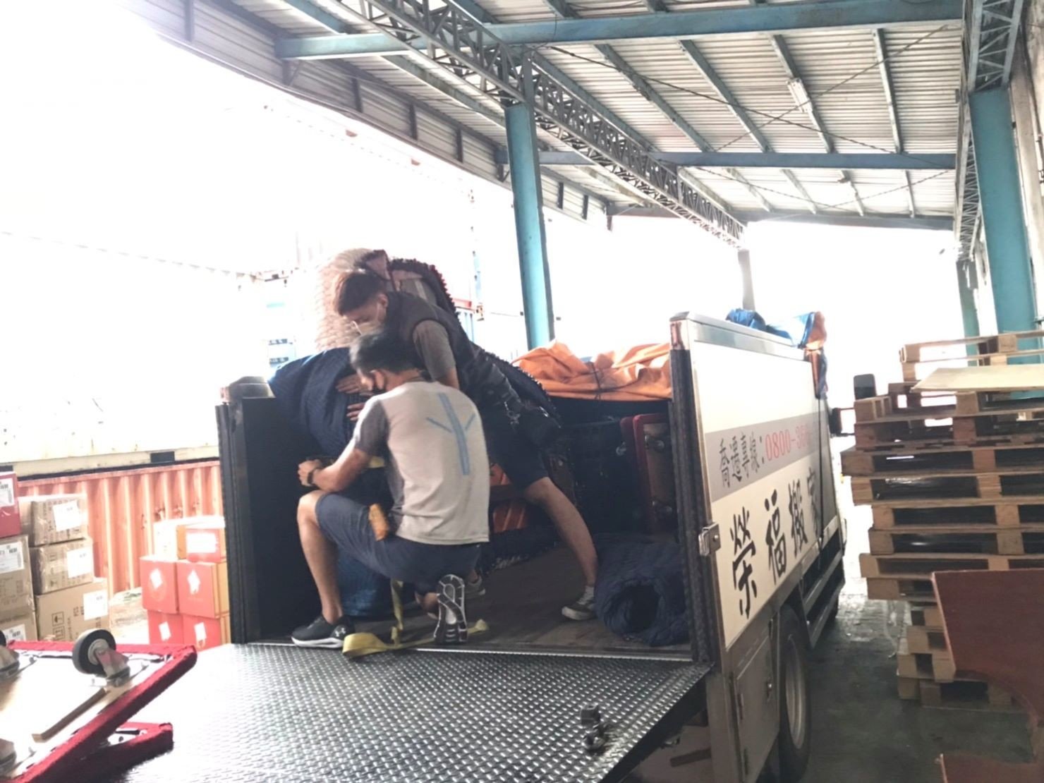 特殊搬運、搬重物【榮福搬家公司】精緻包裝鋼琴、演奏鋼琴、三角鋼琴、鋼琴搬運、音樂廳平台式鋼琴搬運、演奏會平台式鋼琴搬運、飯店平台式鋼琴搬運、跨縣市搬鋼琴、鋼琴室內移動、搬鋼琴首選、鋼琴吊掛搬運、專搬重物、搬重物技巧、新北鋼琴搬運公司推薦、大台北鋼琴搬運公司、桃園鋼琴搬運公司、新竹鋼琴搬運公司、台北搬家公司推薦:大台北搬家,精緻包裝搬運「細膩包裝、專業搬運、用心服務、以客為尊」是榮福搬家公司的宗旨與精神。歡迎立即來電02-2651-2727專人服務。 特殊搬運、搬重物【榮福搬家公司】精緻包裝鋼琴、演奏鋼琴、三角鋼琴、鋼琴搬運、音樂廳平台式鋼琴搬運、演奏會平台式鋼琴搬運、飯店平台式鋼琴搬運、跨縣市搬鋼琴、鋼琴室內移動、搬鋼琴首選、鋼琴吊掛搬運、專搬重物、搬重物技巧、新北鋼琴搬運公司推薦、大台北鋼琴搬運公司、桃園鋼琴搬運公司、新竹鋼琴搬運公司、台北搬家公司推薦:大台北搬家,精緻包裝搬運「細膩包裝、專業搬運、用心服務、以客為尊」是榮福搬家公司的宗旨與精神。歡迎立即來電02-2651-2727專人服務。