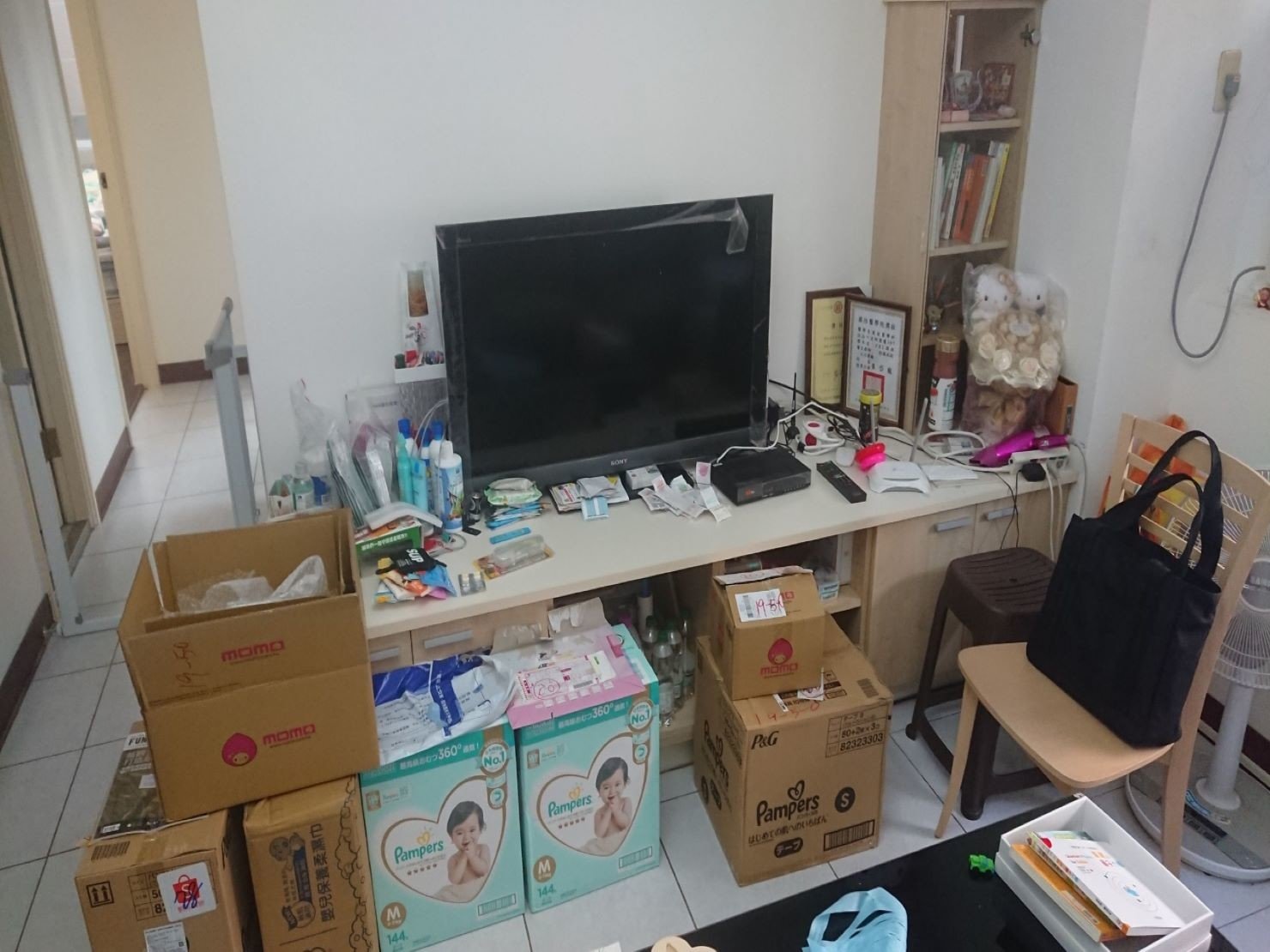 專人打包、搬家公司推薦、GOOGLE搬家公司推薦【榮福搬家公司】基隆搬家、南港搬家、桃園搬家公司推薦、家庭區域性專人打包、精緻搬家、精緻包裝、專人打包裝箱、跨縣市搬家、搬工計時、人工搬運、床墊搬運、冰箱搬運、搬家具、搬家首選、氣泡捲、膠膜、黃色透明膠帶、大型家具搬運、搬木製家具、台北搬家公司推薦:大台北搬家,精緻包裝搬運「細膩包裝、專業搬運、用心服務、以客為尊」是榮福搬家公司的宗旨與精神。歡迎立即來電02-2651-2727專人服務。 專人打包、搬家公司推薦、GOOGLE搬家公司推薦【榮福搬家公司】基隆搬家、南港搬家、桃園搬家公司推薦、家庭區域性專人打包、精緻搬家、精緻包裝、專人打包裝箱、跨縣市搬家、搬工計時、人工搬運、床墊搬運、冰箱搬運、搬家具、搬家首選、氣泡捲、膠膜、黃色透明膠帶、大型家具搬運、搬木製家具、台北搬家公司推薦:大台北搬家,精緻包裝搬運「細膩包裝、專業搬運、用心服務、以客為尊」是榮福搬家公司的宗旨與精神。歡迎立即來電02-2651-2727專人服務。