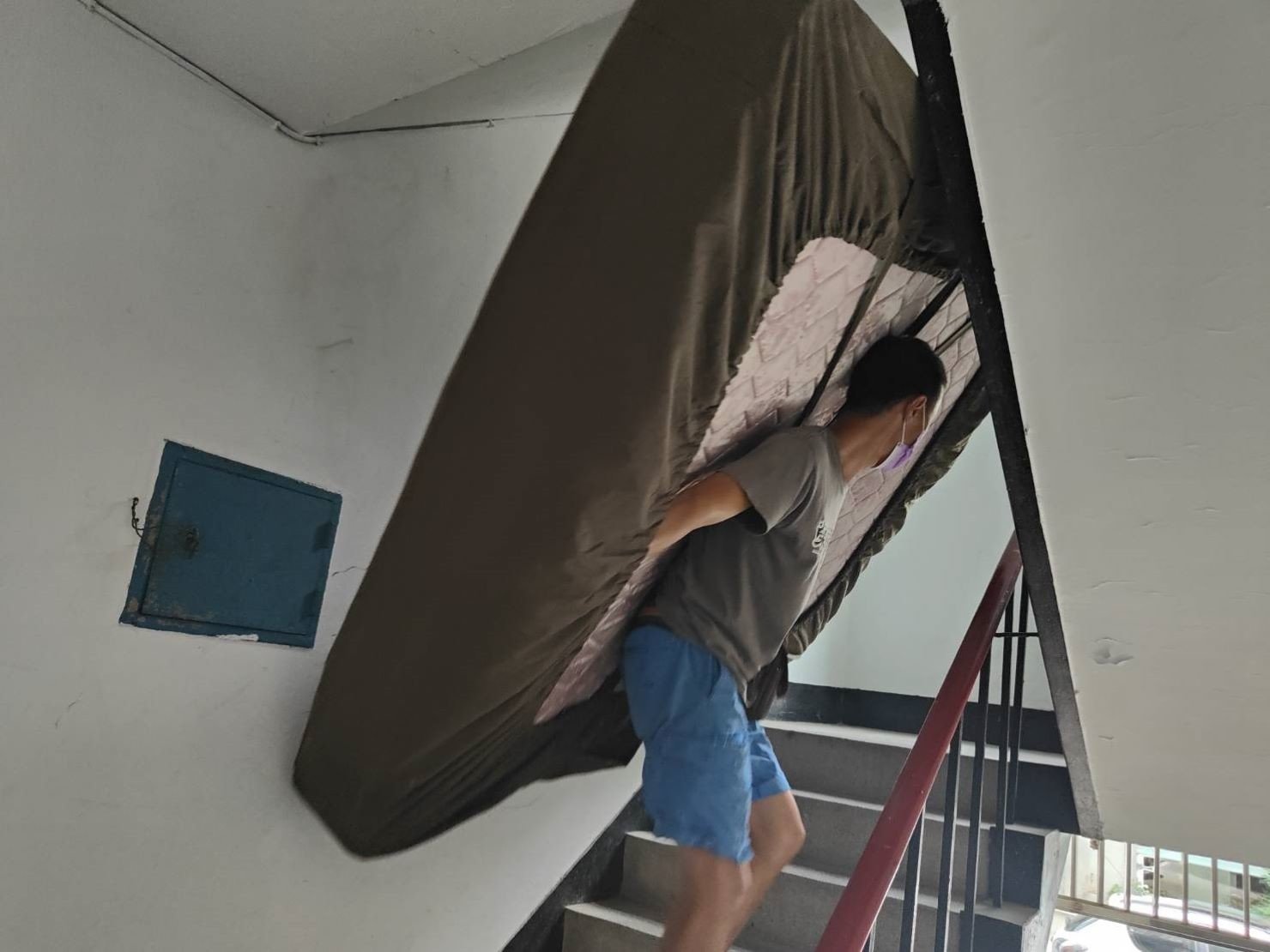 家公司推薦、新北搬家推薦【榮福搬家公司】南港搬家、桃園搬家公司推薦、台北搬家公司推薦、大型家具搬運、搬家具、冰箱搬運、基隆搬家、搬家電、大型家電搬運、床墊搬運、搬家車、家庭搬家、搬工、搬運、搬家紙箱、跨縣市搬家、單件家具運送、搬家估價、搬家首選,搬家達人,吊掛搬運、吊家具搬運、台北搬家公司推薦:大台北搬家,精緻包裝搬運「細膩包裝、專業搬運、用心服務、以客為尊」是榮福搬家公司的宗旨與精神。歡迎立即來電02-2651-2727專人服務。 家公司推薦、新北搬家推薦【榮福搬家公司】南港搬家、桃園搬家公司推薦、台北搬家公司推薦、大型家具搬運、搬家具、冰箱搬運、基隆搬家、搬家電、大型家電搬運、床墊搬運、搬家車、家庭搬家、搬工、搬運、搬家紙箱、跨縣市搬家、單件家具運送、搬家估價、搬家首選,搬家達人,吊掛搬運、吊家具搬運、台北搬家公司推薦:大台北搬家,精緻包裝搬運「細膩包裝、專業搬運、用心服務、以客為尊」是榮福搬家公司的宗旨與精神。歡迎立即來電02-2651-2727專人服務。