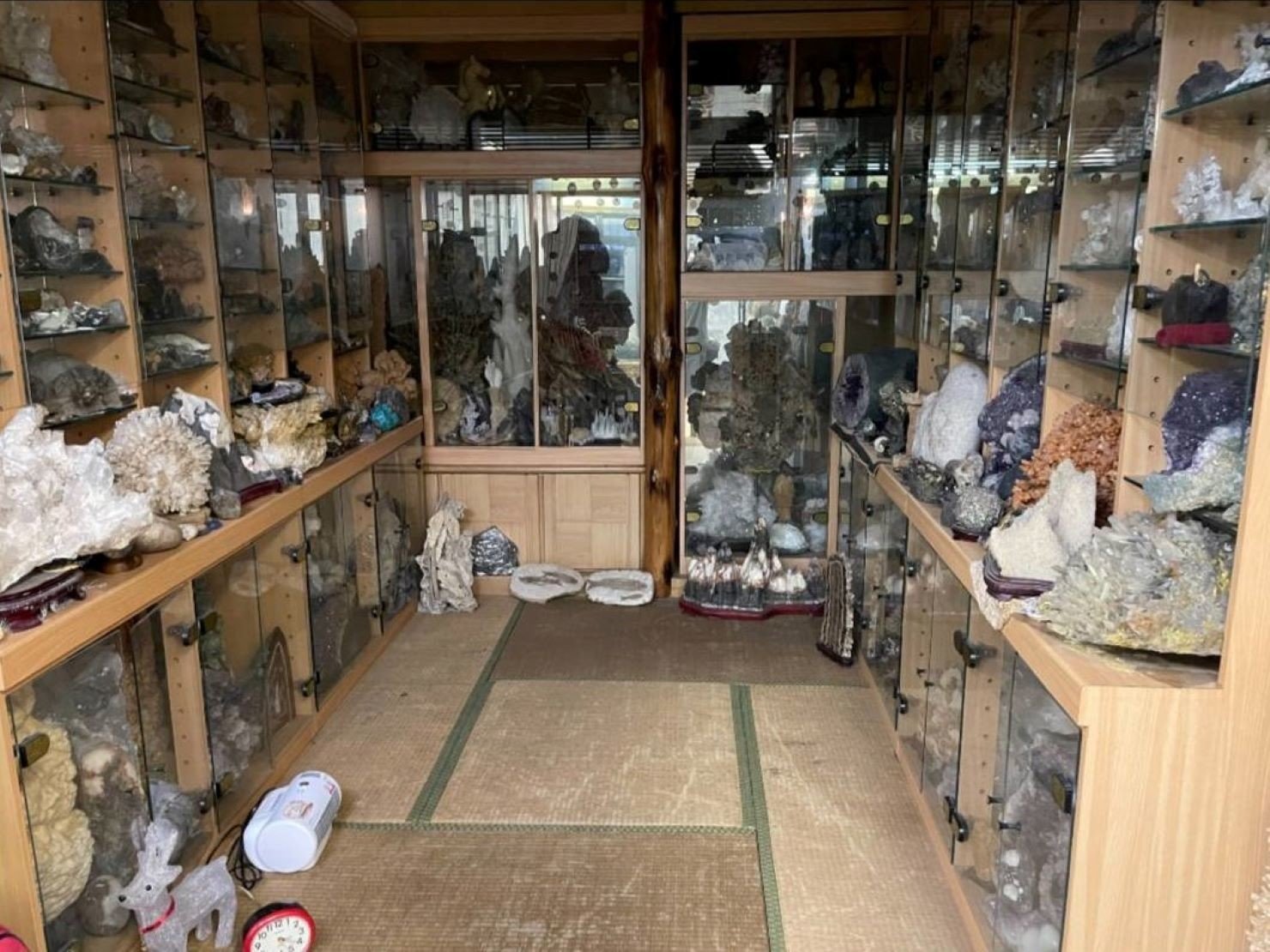 搬重物【榮福搬家公司】石墩搬運、搬石椅、搬石頭桌、搬石雕藝術品、搬木雕藝術品、鐘乳石、珊瑚礁、搬運古董、搬披薩窯、精搬金庫、搬保險櫃、精搬魚缸、精搬鋼琴、跨縣市搬家、搬工計時、搬工服務、人工搬運、人力搬運、搬運、藝術品搬運、搬玉石、水晶洞搬運、搬家首選、吊掛搬運、吊家具搬運、精緻包裝、特殊重物搬運、專搬重物、新北搬家推薦、搬家公司、基隆搬家、南港搬家、桃園搬家公司、台北搬家公司推薦:大台北搬家,精緻包裝搬運「細膩包裝、專業搬運、用心服務、以客為尊」是榮福搬家公司的宗旨與精神。歡迎立即來電02-2651-2727專人服務。 搬重物【榮福搬家公司】石墩搬運、搬石椅、搬石頭桌、搬石雕藝術品、搬木雕藝術品、鐘乳石、珊瑚礁、搬運古董、搬披薩窯、精搬金庫、搬保險櫃、精搬魚缸、精搬鋼琴、跨縣市搬家、搬工計時、搬工服務、人工搬運、人力搬運、搬運、藝術品搬運、搬玉石、水晶洞搬運、搬家首選、吊掛搬運、吊家具搬運、精緻包裝、特殊重物搬運、專搬重物、新北搬家推薦、搬家公司、基隆搬家、南港搬家、桃園搬家公司、台北搬家公司推薦:大台北搬家,精緻包裝搬運「細膩包裝、專業搬運、用心服務、以客為尊」是榮福搬家公司的宗旨與精神。歡迎立即來電02-2651-2727專人服務。