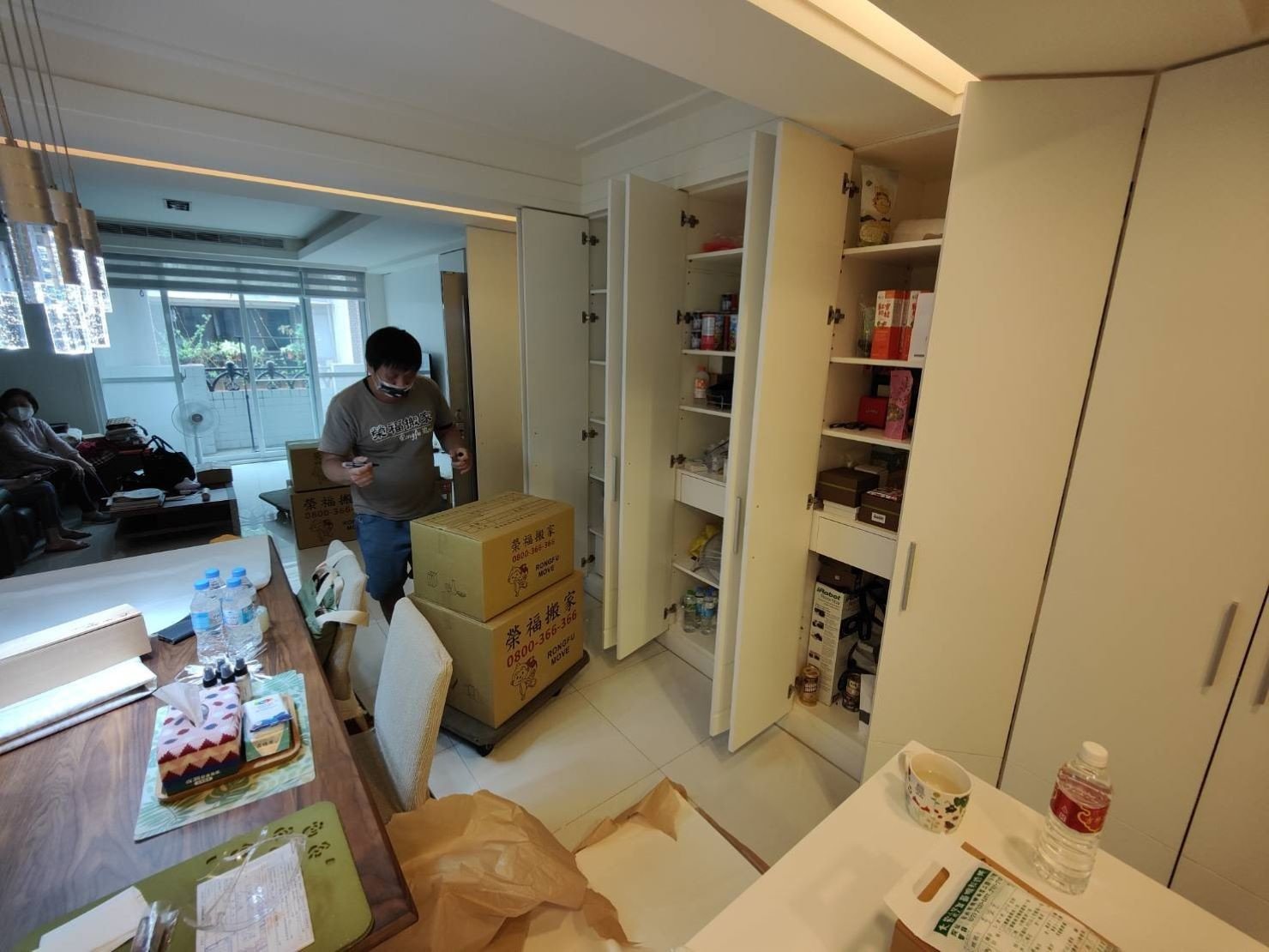 專人打包、搬家公司推薦、GOOGLE搬家公司推薦【榮福搬家公司】基隆搬家、南港搬家、桃園搬家公司推薦、家庭區域性專人打包、精緻搬家、精緻包裝、專人打包裝箱、跨縣市搬家、搬工計時、人工搬運、床墊搬運、冰箱搬運、搬家具、搬家首選、氣泡捲、膠膜、黃色透明膠帶、大型家具搬運、搬木製家具、台北搬家公司推薦:大台北搬家,精緻包裝搬運「細膩包裝、專業搬運、用心服務、以客為尊」是榮福搬家公司的宗旨與精神。歡迎立即來電02-2651-2727專人服務。 專人打包、搬家公司推薦、GOOGLE搬家公司推薦【榮福搬家公司】基隆搬家、南港搬家、桃園搬家公司推薦、家庭區域性專人打包、精緻搬家、精緻包裝、專人打包裝箱、跨縣市搬家、搬工計時、人工搬運、床墊搬運、冰箱搬運、搬家具、搬家首選、氣泡捲、膠膜、黃色透明膠帶、大型家具搬運、搬木製家具、台北搬家公司推薦:大台北搬家,精緻包裝搬運「細膩包裝、專業搬運、用心服務、以客為尊」是榮福搬家公司的宗旨與精神。歡迎立即來電02-2651-2727專人服務。