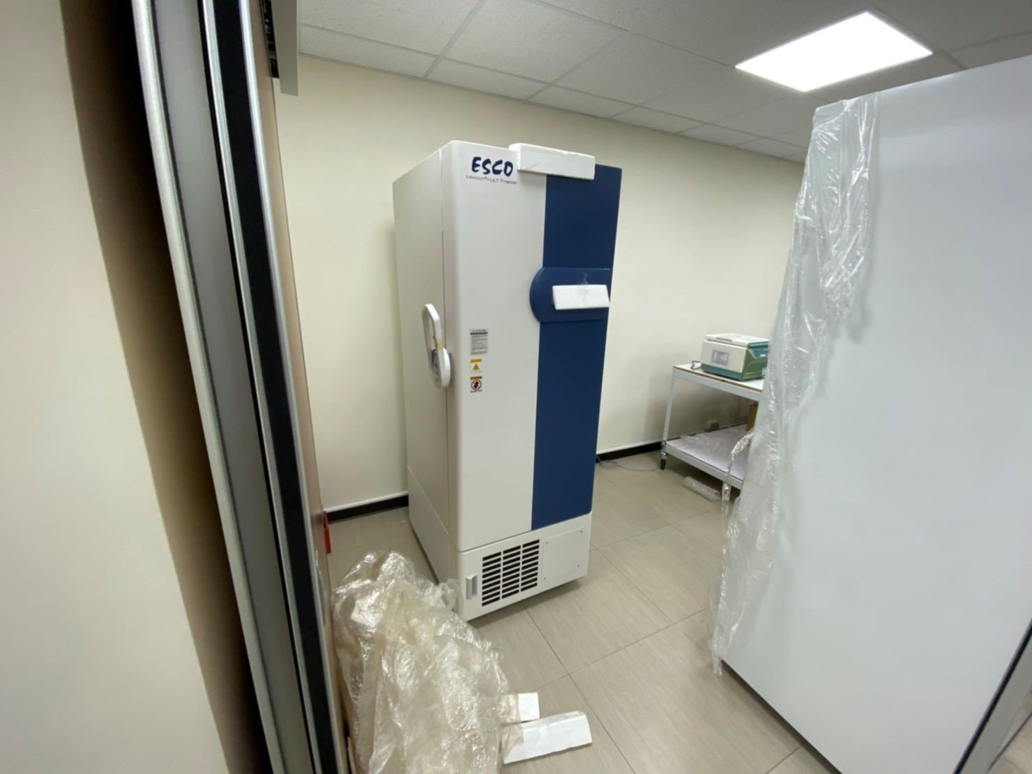 實驗室設備搬遷、搬生醫設備、搬重物【榮福搬家公司】實驗室遷移、搬冷凍櫃、搬-86度立式超低溫冰箱、搬直立式冷凍櫃、大型廚房設備搬運、搬機械設備、精密儀器、醫療器材搬運、搬洗衣機、搬披薩窯、精搬金庫、搬保險櫃、精搬魚缸、精搬鋼琴、跨縣市搬家、搬工計時、人力搬運、搬運、大型健身器材搬運、搬大型運動設備、搬營業用冰箱、搬臥式工作檯冰箱、烤箱搬運、搬營業用製冰機、店面搬遷、廠房遷移、企業搬運服務、搬家首選、吊掛搬運、吊家具搬運、特殊重物搬運、專搬重物、新北搬家推薦、搬家公司、基隆搬家、南港搬家、桃園搬家公司、台北搬家公司推薦:大台北搬家,精緻包裝搬運「細膩包裝、專業搬運、用心服務、以客為尊」是榮福搬家公司的宗旨與精神。歡迎立即來電02-2651-2727專人服務。 實驗室設備搬遷、搬生醫設備、搬重物【榮福搬家公司】實驗室遷移、搬冷凍櫃、搬-86度立式超低溫冰箱、搬直立式冷凍櫃、大型廚房設備搬運、搬機械設備、精密儀器、醫療器材搬運、搬洗衣機、搬披薩窯、精搬金庫、搬保險櫃、精搬魚缸、精搬鋼琴、跨縣市搬家、搬工計時、人力搬運、搬運、大型健身器材搬運、搬大型運動設備、搬營業用冰箱、搬臥式工作檯冰箱、烤箱搬運、搬營業用製冰機、店面搬遷、廠房遷移、企業搬運服務、搬家首選、吊掛搬運、吊家具搬運、特殊重物搬運、專搬重物、新北搬家推薦、搬家公司、基隆搬家、南港搬家、桃園搬家公司、台北搬家公司推薦:大台北搬家,精緻包裝搬運「細膩包裝、專業搬運、用心服務、以客為尊」是榮福搬家公司的宗旨與精神。歡迎立即來電02-2651-2727專人服務。