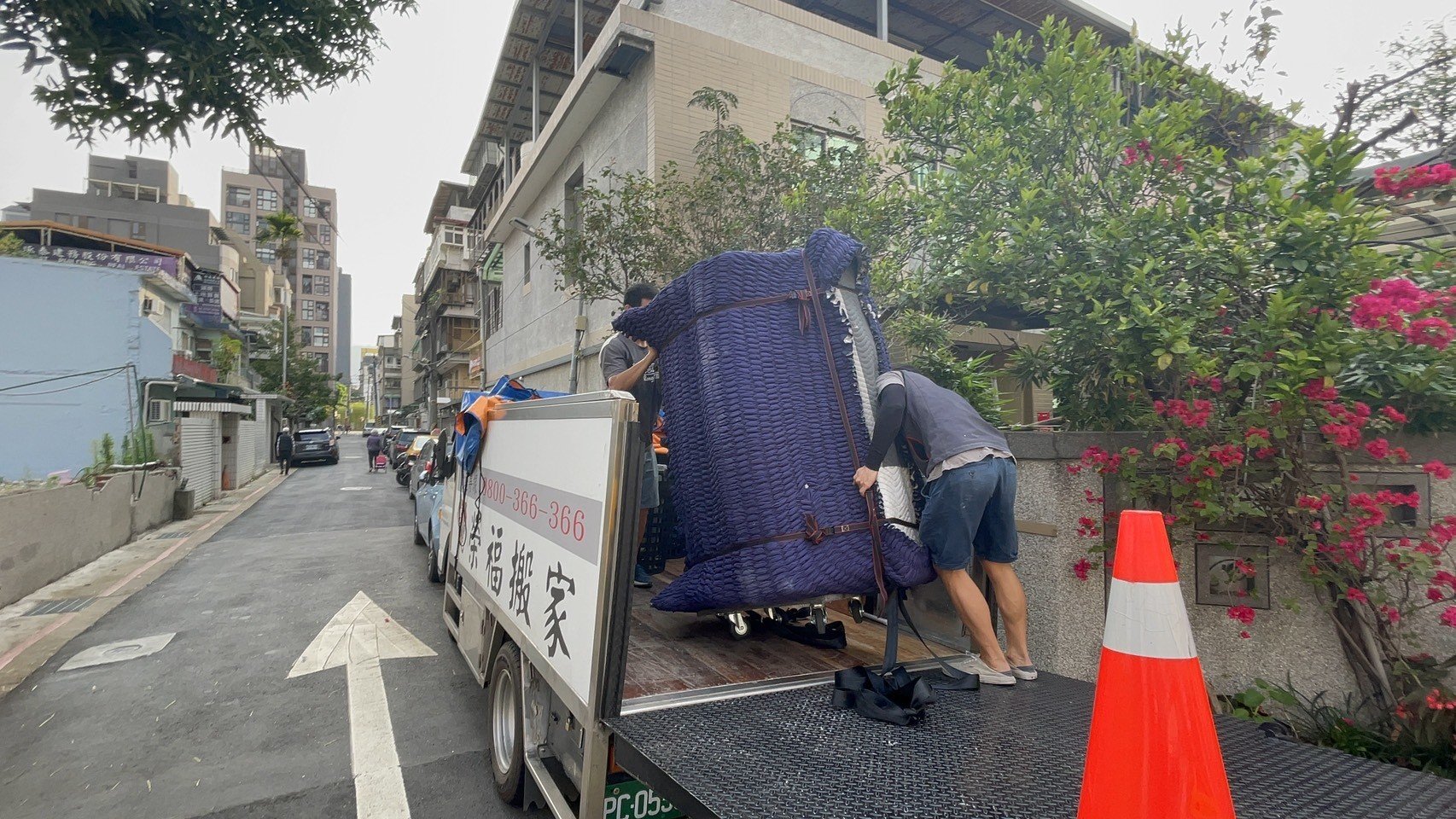 鋼琴搬運費用、搬重物【榮福搬家公司】搬平台式鋼琴、三角演奏琴搬運、單件重物搬運、石墩搬運、搬醫療床、搬石頭桌椅、搬電動床、搬洗衣機、搬披薩窯、精搬金庫、搬保險櫃、精搬魚缸、精搬鋼琴、跨縣市搬家、搬工計時、人力搬運、搬運、床墊搬運、搬醫療電動床、搬營業用冰箱、搬家具、搬家首選、吊掛搬運、吊家具搬運、特殊重物搬運、專搬重物、新北搬家公司推薦、搬家公司、基隆搬家、南港搬家、桃園搬家公司推薦、台北搬家公司推薦:大台北搬家,精緻包裝搬運「細膩包裝、專業搬運、用心服務、以客為尊」是榮福搬家公司的宗旨與精神。歡迎立即來電02-2651-2727專人服務。 鋼琴搬運費用、搬重物【榮福搬家公司】搬平台式鋼琴、三角演奏琴搬運、單件重物搬運、石墩搬運、搬醫療床、搬石頭桌椅、搬電動床、搬洗衣機、搬披薩窯、精搬金庫、搬保險櫃、精搬魚缸、精搬鋼琴、跨縣市搬家、搬工計時、人力搬運、搬運、床墊搬運、搬醫療電動床、搬營業用冰箱、搬家具、搬家首選、吊掛搬運、吊家具搬運、特殊重物搬運、專搬重物、新北搬家公司推薦、搬家公司、基隆搬家、南港搬家、桃園搬家公司推薦、台北搬家公司推薦:大台北搬家,精緻包裝搬運「細膩包裝、專業搬運、用心服務、以客為尊」是榮福搬家公司的宗旨與精神。歡迎立即來電02-2651-2727專人服務。