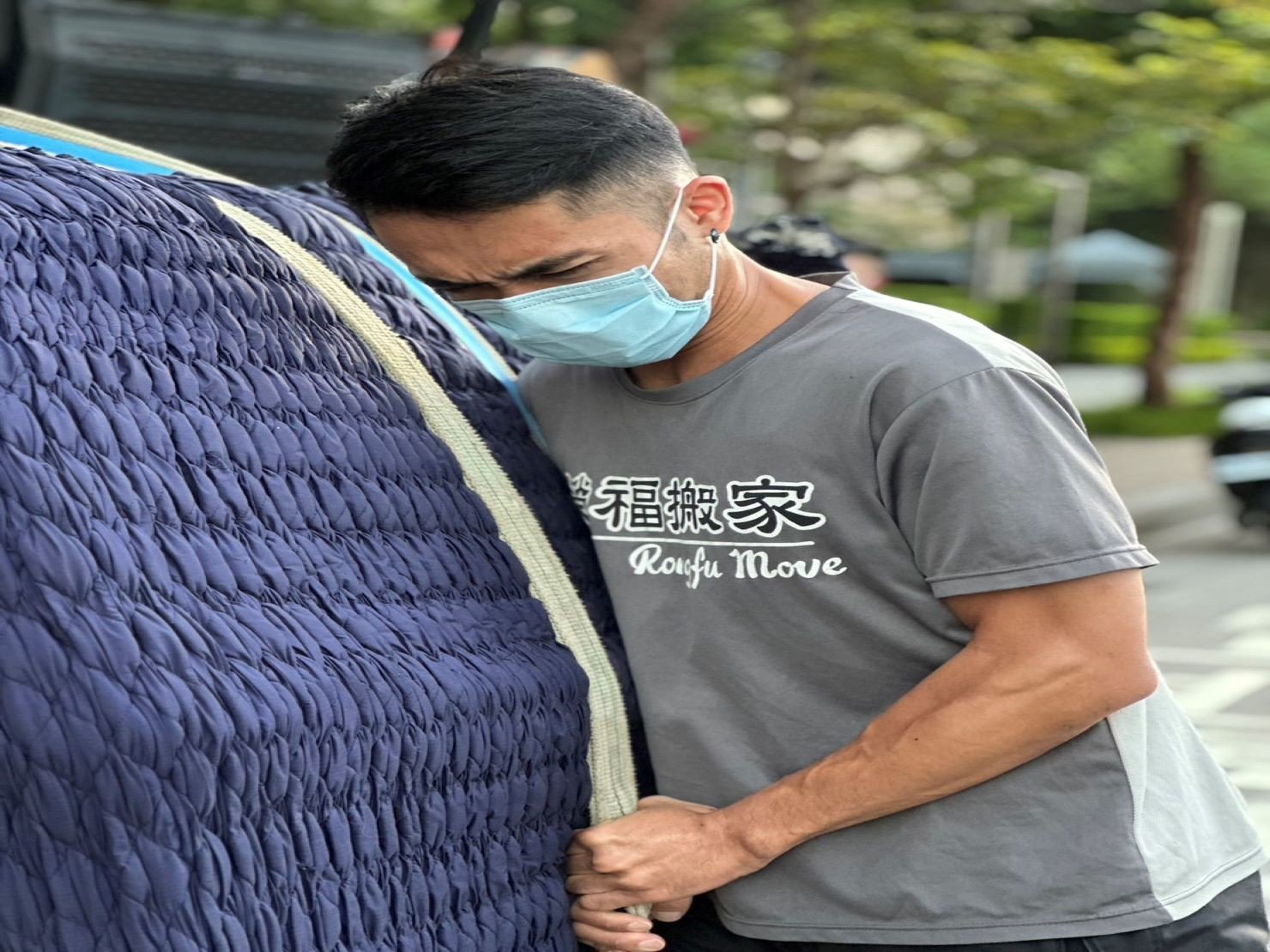台北搬家重物吊掛搬運∣南港搬家重物吊掛搬運∣新北搬家重物吊掛搬運∣雙北搬家重物吊掛搬運∣汐止搬家重物吊掛運∣五股搬家重物吊搬運搬運∣ ∣板橋搬家重物吊掛搬運∣桃園搬家重物吊掛搬運推薦【榮福搬家】屬專業搬家細吊累運唯一的選擇,累積20年來特殊重物的搬運經驗,專業敏捷快速完成您的各項搬運任務。榮福搬家擁有精細的包裝搬運「精細包裝、專業搬運、用心服務、以客為尊」是榮福家搬運公司的宗旨與精神。歡迎立即來電02-2651-2727人服務。 台北搬家重物吊掛搬運∣南港搬家重物吊掛搬運∣新北搬家重物吊掛搬運∣雙北搬家重物吊掛搬運∣汐止搬家重物吊掛運∣五股搬家重物吊搬運搬運∣ ∣板橋搬家重物吊掛搬運∣桃園搬家重物吊掛搬運推薦【榮福搬家】屬專業搬家細吊累運唯一的選擇,累積20年來特殊重物的搬運經驗,專業敏捷快速完成您的各項搬運任務。榮福搬家擁有精細的包裝搬運「精細包裝、專業搬運、用心服務、以客為尊」是榮福家搬運公司的宗旨與精神。歡迎立即來電02-2651-2727人服務。
