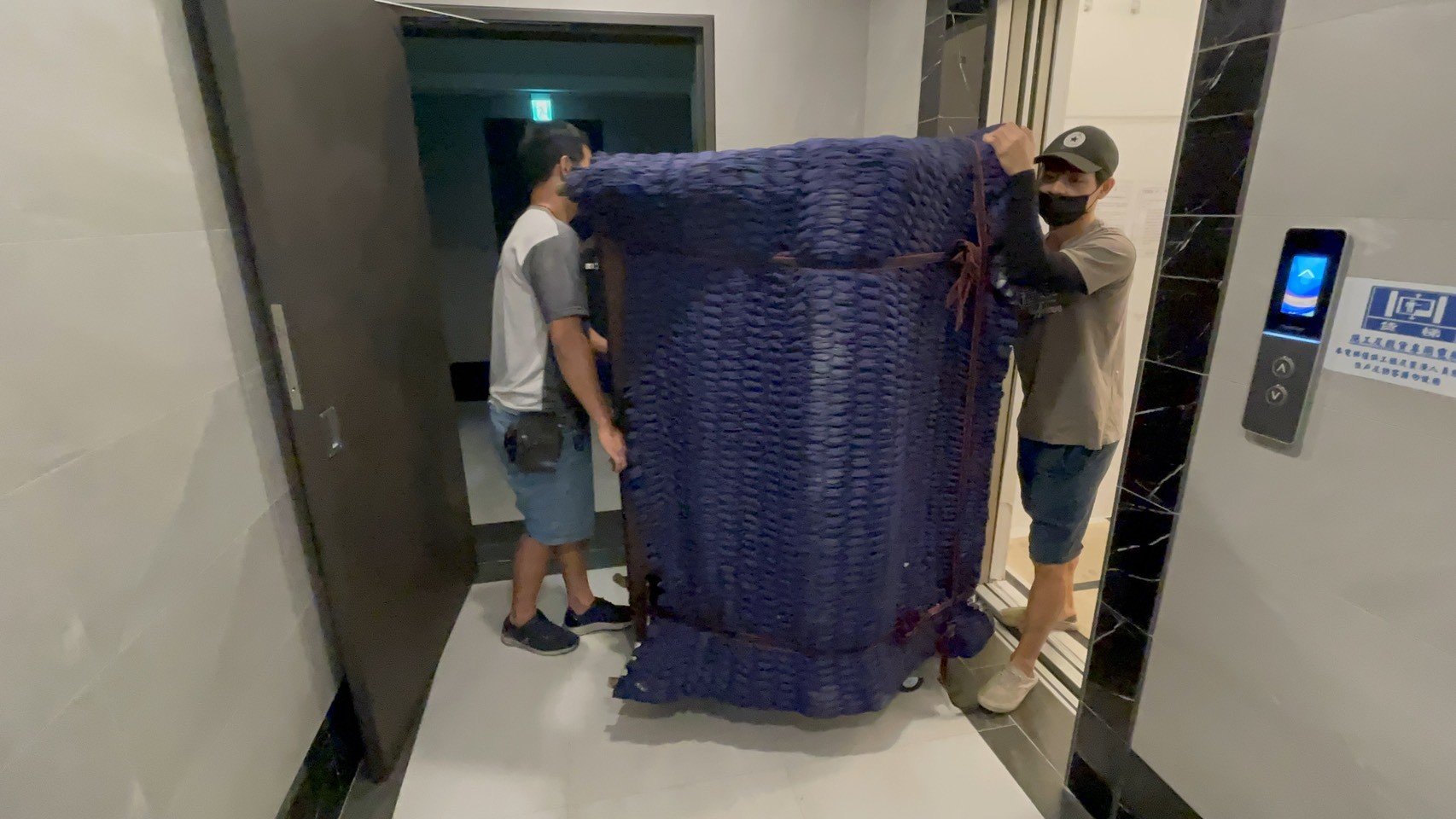 鋼琴搬運費用、搬重物【榮福搬家公司】搬平台式鋼琴、三角演奏琴搬運、單件重物搬運、石墩搬運、搬醫療床、搬石頭桌椅、搬電動床、搬洗衣機、搬披薩窯、精搬金庫、搬保險櫃、精搬魚缸、精搬鋼琴、跨縣市搬家、搬工計時、人力搬運、搬運、床墊搬運、搬醫療電動床、搬營業用冰箱、搬家具、搬家首選、吊掛搬運、吊家具搬運、特殊重物搬運、專搬重物、新北搬家公司推薦、搬家公司、基隆搬家、南港搬家、桃園搬家公司推薦、台北搬家公司推薦:大台北搬家,精緻包裝搬運「細膩包裝、專業搬運、用心服務、以客為尊」是榮福搬家公司的宗旨與精神。歡迎立即來電02-2651-2727專人服務。 鋼琴搬運費用、搬重物【榮福搬家公司】搬平台式鋼琴、三角演奏琴搬運、單件重物搬運、石墩搬運、搬醫療床、搬石頭桌椅、搬電動床、搬洗衣機、搬披薩窯、精搬金庫、搬保險櫃、精搬魚缸、精搬鋼琴、跨縣市搬家、搬工計時、人力搬運、搬運、床墊搬運、搬醫療電動床、搬營業用冰箱、搬家具、搬家首選、吊掛搬運、吊家具搬運、特殊重物搬運、專搬重物、新北搬家公司推薦、搬家公司、基隆搬家、南港搬家、桃園搬家公司推薦、台北搬家公司推薦:大台北搬家,精緻包裝搬運「細膩包裝、專業搬運、用心服務、以客為尊」是榮福搬家公司的宗旨與精神。歡迎立即來電02-2651-2727專人服務。