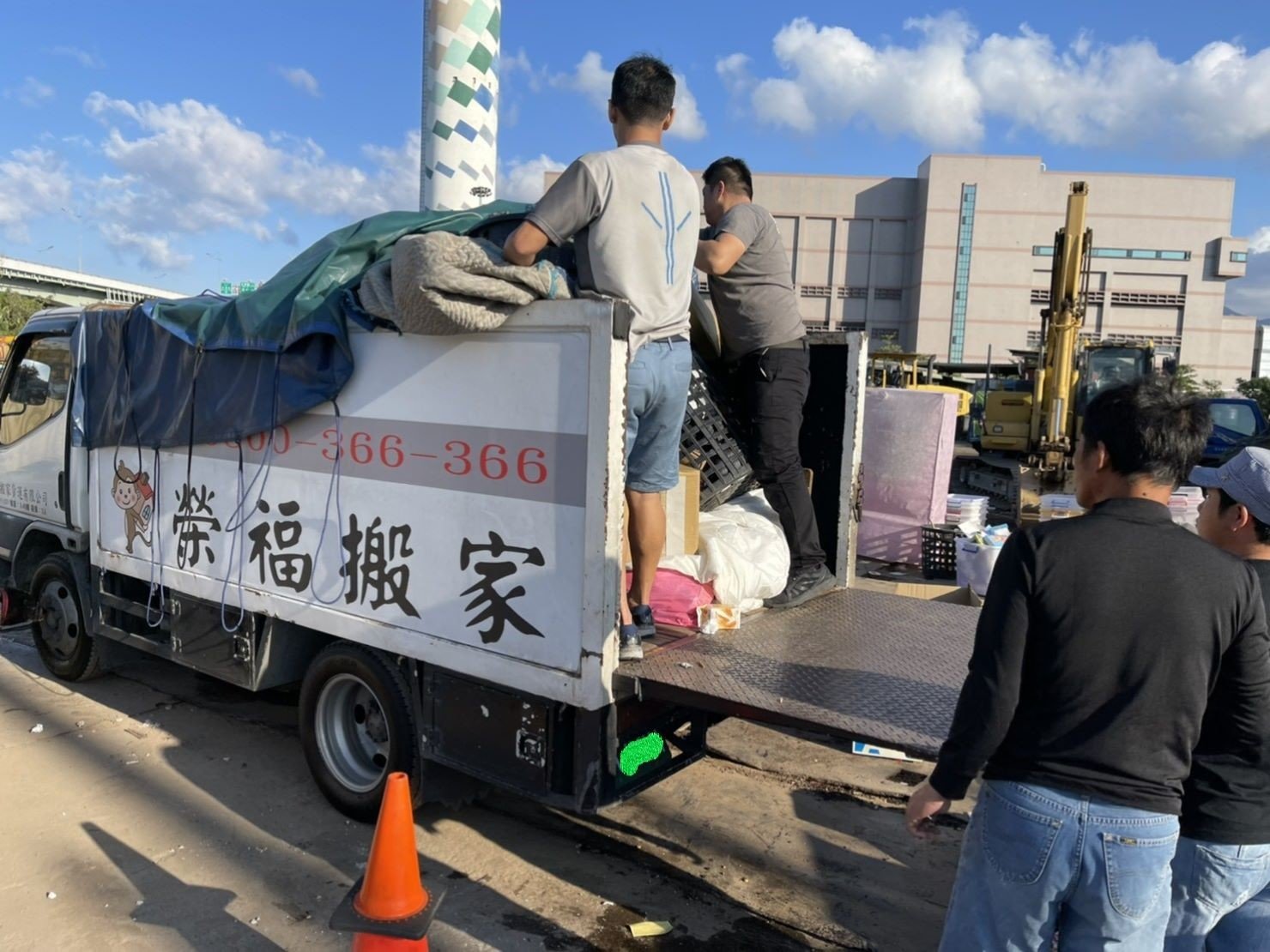 搬家公司推薦、新北搬家推薦【榮福搬家公司】南港搬家、桃園搬家公司推薦、台北搬家公司推薦、廢棄家具處理、廢棄家具清運、家庭廢棄物清運、清運、搬家、家具垃圾清運、垃圾廢棄處理、垃圾廢棄清運、搬家具、大型家具搬運、冰箱搬運、基隆搬家、搬家電、床墊搬運、搬公司行號、跨縣市搬家、家庭搬家、搬鋼琴、搬工、搬運、搬家紙箱,針對顧客都秉持以用心實在專業搬家技巧,搬家實在用心值得您的信賴與選擇。歡迎來電咨詢02-2651-2727,榮福搬家有專員立即為您服務。 搬家公司推薦、新北搬家推薦【榮福搬家公司】南港搬家、桃園搬家公司推薦、台北搬家公司推薦、廢棄家具處理、廢棄家具清運、家庭廢棄物清運、清運、搬家、家具垃圾清運、垃圾廢棄處理、垃圾廢棄清運、搬家具、大型家具搬運、冰箱搬運、基隆搬家、搬家電、床墊搬運、搬公司行號、跨縣市搬家、家庭搬家、搬鋼琴、搬工、搬運、搬家紙箱,針對顧客都秉持以用心實在專業搬家技巧,搬家實在用心值得您的信賴與選擇。歡迎來電咨詢02-2651-2727,榮福搬家有專員立即為您服務。