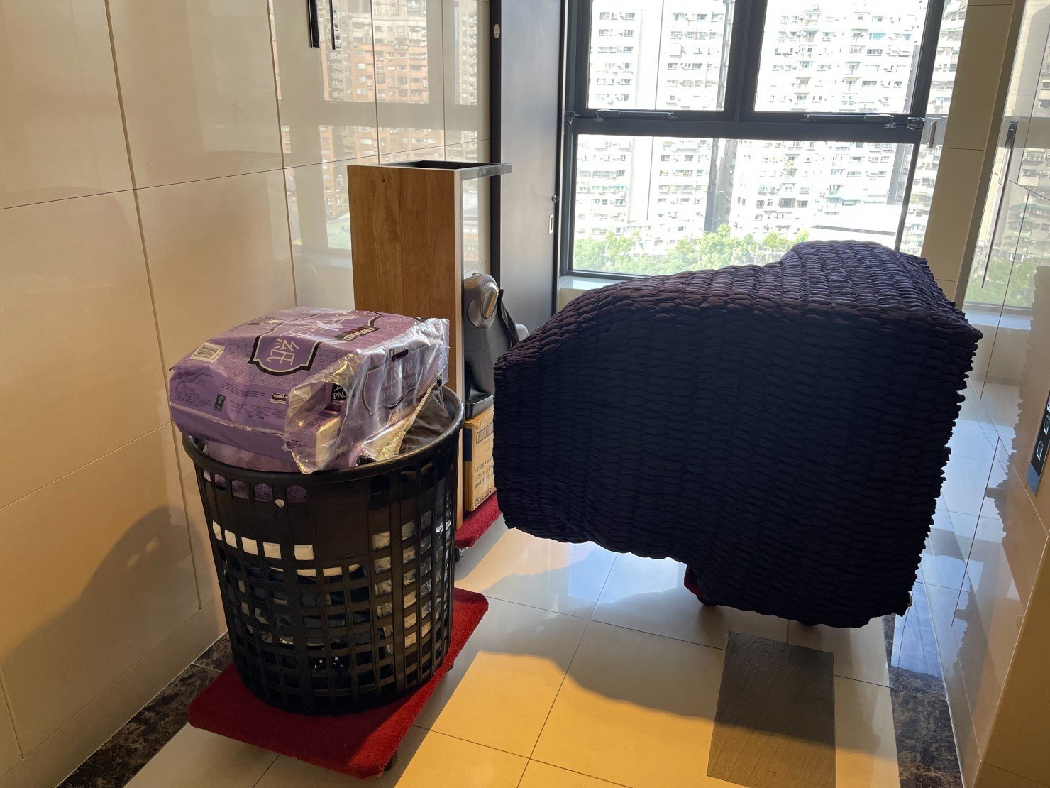 台北套房搬家|新北套房搬家|南港套房搬家|汐止套房搬家|雙北套房搬家|三重蘆洲套房搬家|五股套房搬家|林口套房搬家|小資族搬家|一房一廳套房搬家|雙人床架拆組裝|洗衣機搬運|沙發搬運|書桌搬運|餐桌搬運,搬家公司推薦【榮福搬家公司】屬於專業搬家精緻服務搬運以「細膩安全專業搬運、用心服務、以客為尊」之宗旨與精神搬運服務客戶,歡迎來電02-2651-2727專人服務。 台北套房搬家|新北套房搬家|南港套房搬家|汐止套房搬家|雙北套房搬家|三重蘆洲套房搬家|五股套房搬家|林口套房搬家|小資族搬家|一房一廳套房搬家|雙人床架拆組裝|洗衣機搬運|沙發搬運|書桌搬運|餐桌搬運,搬家公司推薦【榮福搬家公司】屬於專業搬家精緻服務搬運以「細膩安全專業搬運、用心服務、以客為尊」之宗旨與精神搬運服務客戶,歡迎來電02-2651-2727專人服務。