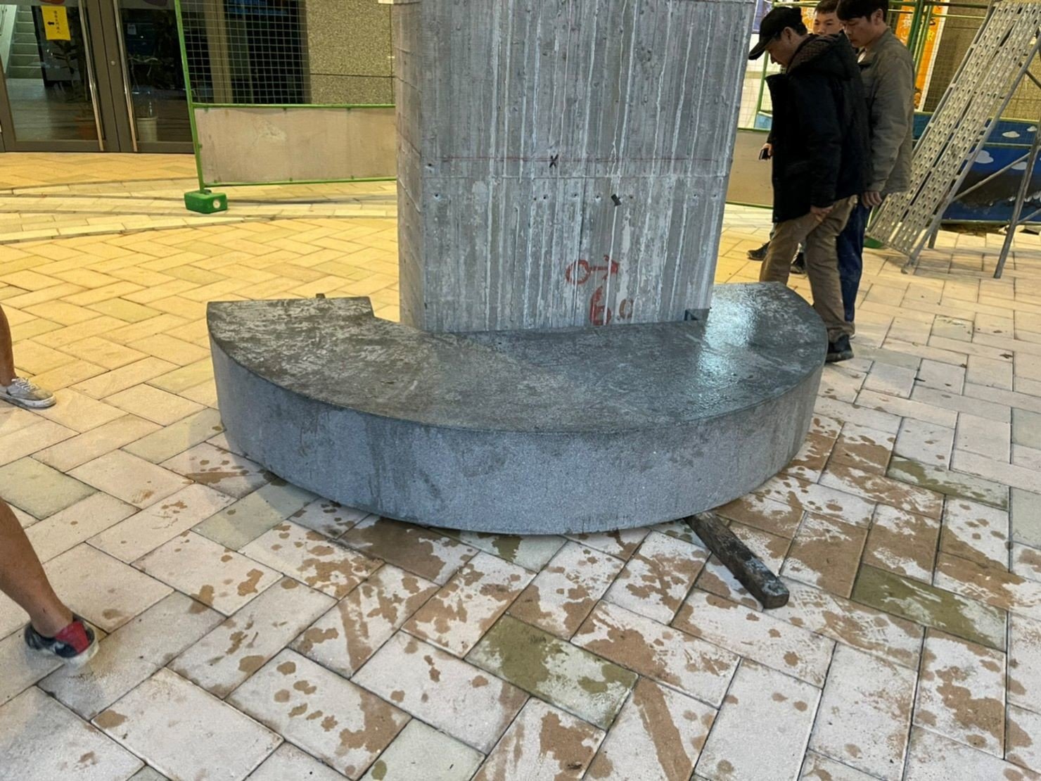 重物搬運/南港搬家【榮福搬家公司】搬洗衣機、搬披薩窯、精搬金庫、搬保險櫃、精搬魚缸、跨縣搬家、搬工派遣、搬床墊、搬冰箱、搬家具、搬家首選、吊掛搬運、吊家具搬運、台北搬家公司推薦:大台北搬家、新北搬家推薦,精緻包裝搬運「細膩包裝、專業搬運、用心服務、以客為尊」是榮福搬家公司的宗旨與精神。歡迎立即來電02-2651-2727專人服務。 重物搬運/南港搬家【榮福搬家公司】搬洗衣機、搬披薩窯、精搬金庫、搬保險櫃、精搬魚缸、跨縣搬家、搬工派遣、搬床墊、搬冰箱、搬家具、搬家首選、吊掛搬運、吊家具搬運、台北搬家公司推薦:大台北搬家、新北搬家推薦,精緻包裝搬運「細膩包裝、專業搬運、用心服務、以客為尊」是榮福搬家公司的宗旨與精神。歡迎立即來電02-2651-2727專人服務。