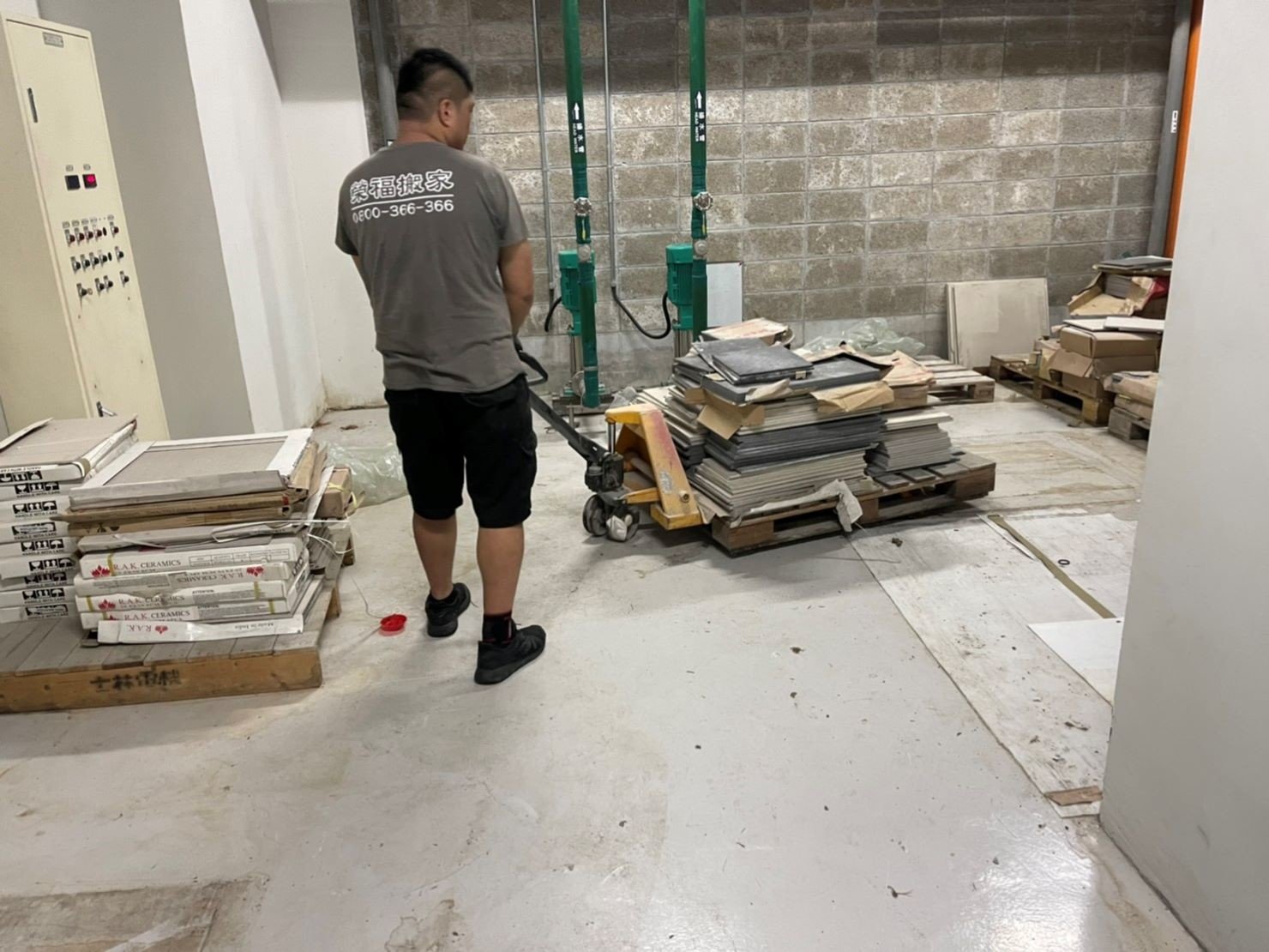 搬家公司推薦、新北搬家公司推薦【榮福搬家公司】南港搬家、桃園搬家公司推薦、台北搬家公司推薦、搬家具、冰箱搬運、基隆搬家、搬家電、床墊搬運、搬公司行號、家庭搬家、裝箱打包、精緻包裝、精緻搬家、搬工計時、搬工服務、人力搬運、家具拆裝、室內移動搬運、同棟不同樓層搬運、特殊重物搬運、專搬重物、重物搬運器、手動油壓板車、搬重物工具,針對顧客都秉持以用心實在專業搬家技巧,搬家實在用心值得您的信賴與選擇。歡迎來電咨詢02-2651-2727,榮福搬家有專員立即為您服務。 搬家公司推薦、新北搬家公司推薦【榮福搬家公司】南港搬家、桃園搬家公司推薦、台北搬家公司推薦、搬家具、冰箱搬運、基隆搬家、搬家電、床墊搬運、搬公司行號、家庭搬家、裝箱打包、精緻包裝、精緻搬家、搬工計時、搬工服務、人力搬運、家具拆裝、室內移動搬運、同棟不同樓層搬運、特殊重物搬運、專搬重物、重物搬運器、手動油壓板車、搬重物工具,針對顧客都秉持以用心實在專業搬家技巧,搬家實在用心值得您的信賴與選擇。歡迎來電咨詢02-2651-2727,榮福搬家有專員立即為您服務。
