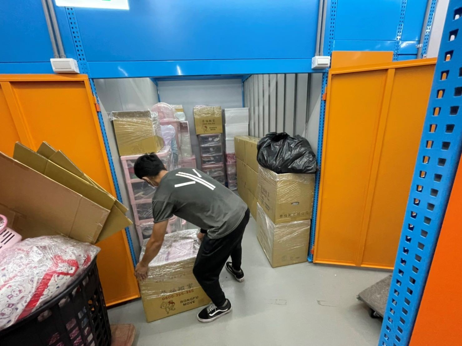 搬家公司推薦、新北搬家推薦【榮福搬家公司】南港搬家、桃園搬家公司推薦、台北搬家公司推薦、搬家具、冰箱搬運、基隆搬家、搬公司行號、搬工服務、人力搬運、搬運,倉儲搬家,倉儲搬運,針對顧客都秉持以用心實在專業搬家技巧,搬家實在用心值得您的信賴與選擇。歡迎來電咨詢02-2651-2727,榮福搬家有專員立即為您服務。 搬家公司推薦、新北搬家推薦【榮福搬家公司】南港搬家、桃園搬家公司推薦、台北搬家公司推薦、搬家具、冰箱搬運、基隆搬家、搬公司行號、搬工服務、人力搬運、搬運,倉儲搬家,倉儲搬運,針對顧客都秉持以用心實在專業搬家技巧,搬家實在用心值得您的信賴與選擇。歡迎來電咨詢02-2651-2727,榮福搬家有專員立即為您服務。