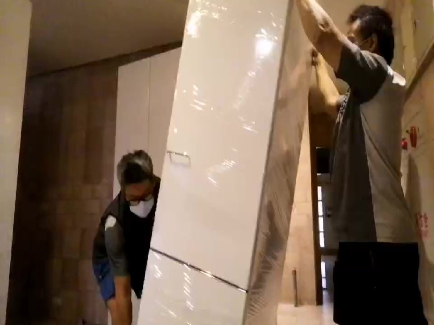 大型系統家具搬運、搬家具,歡迎來電咨詢02-2651-2727,榮福搬家有專員立即為您服務。【榮福搬家公司】搬家首選、搬家公司推薦、系統式家具拆裝找專業的榮福搬家就對了。優質搬家,針對顧客都秉持以用心實在專業搬家技巧,搬家實在用心值得您的信賴與選擇。歡迎來電咨詢02-2651-2727,榮福搬家有專員立即為您服務。 大型系統家具搬運、搬家具,歡迎來電咨詢02-2651-2727,榮福搬家有專員立即為您服務。【榮福搬家公司】搬家首選、搬家公司推薦、系統式家具拆裝找專業的榮福搬家就對了。優質搬家,針對顧客都秉持以用心實在專業搬家技巧,搬家實在用心值得您的信賴與選擇。歡迎來電咨詢02-2651-2727,榮福搬家有專員立即為您服務。