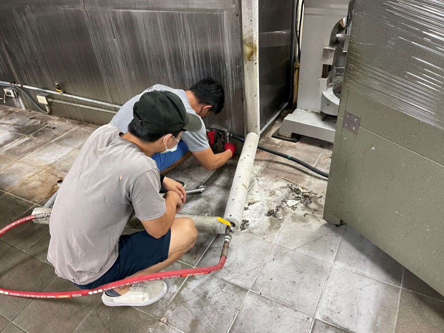 店面搬遷、搬家公司推薦、台北搬家推薦【榮福搬家公司】搬生財器具、搬冷凍櫃、搬冷藏冰箱、大型爐台搬運、搬窯烤爐、搬營業用蒸烤箱、南港搬家、桃園搬家公司推薦、新北搬家公司推薦、百貨公司進撤櫃、專櫃進撤櫃、企業搬運服務、搬公司行號、廠房遷移、搬精密儀器、公司行號搬遷、政府機關搬遷、百貨專櫃遷移、學校單位搬遷、大型設備搬遷、搬大型廚房設備、中央廚房搬遷、搬營業用冰箱、搬營業用製冰機、三層營業用烤箱搬運、搬工作檯冰箱、搬工計時、搬工服務、人力搬運,針對顧客都秉持以用心實在專業搬家技巧,搬家實在用心值得您的信賴與選擇。歡迎來電咨詢02-2651-2727,榮福搬家有專員立即為您服務。 店面搬遷、搬家公司推薦、台北搬家推薦【榮福搬家公司】搬生財器具、搬冷凍櫃、搬冷藏冰箱、大型爐台搬運、搬窯烤爐、搬營業用蒸烤箱、南港搬家、桃園搬家公司推薦、新北搬家公司推薦、百貨公司進撤櫃、專櫃進撤櫃、企業搬運服務、搬公司行號、廠房遷移、搬精密儀器、公司行號搬遷、政府機關搬遷、百貨專櫃遷移、學校單位搬遷、大型設備搬遷、搬大型廚房設備、中央廚房搬遷、搬營業用冰箱、搬營業用製冰機、三層營業用烤箱搬運、搬工作檯冰箱、搬工計時、搬工服務、人力搬運,針對顧客都秉持以用心實在專業搬家技巧,搬家實在用心值得您的信賴與選擇。歡迎來電咨詢02-2651-2727,榮福搬家有專員立即為您服務。