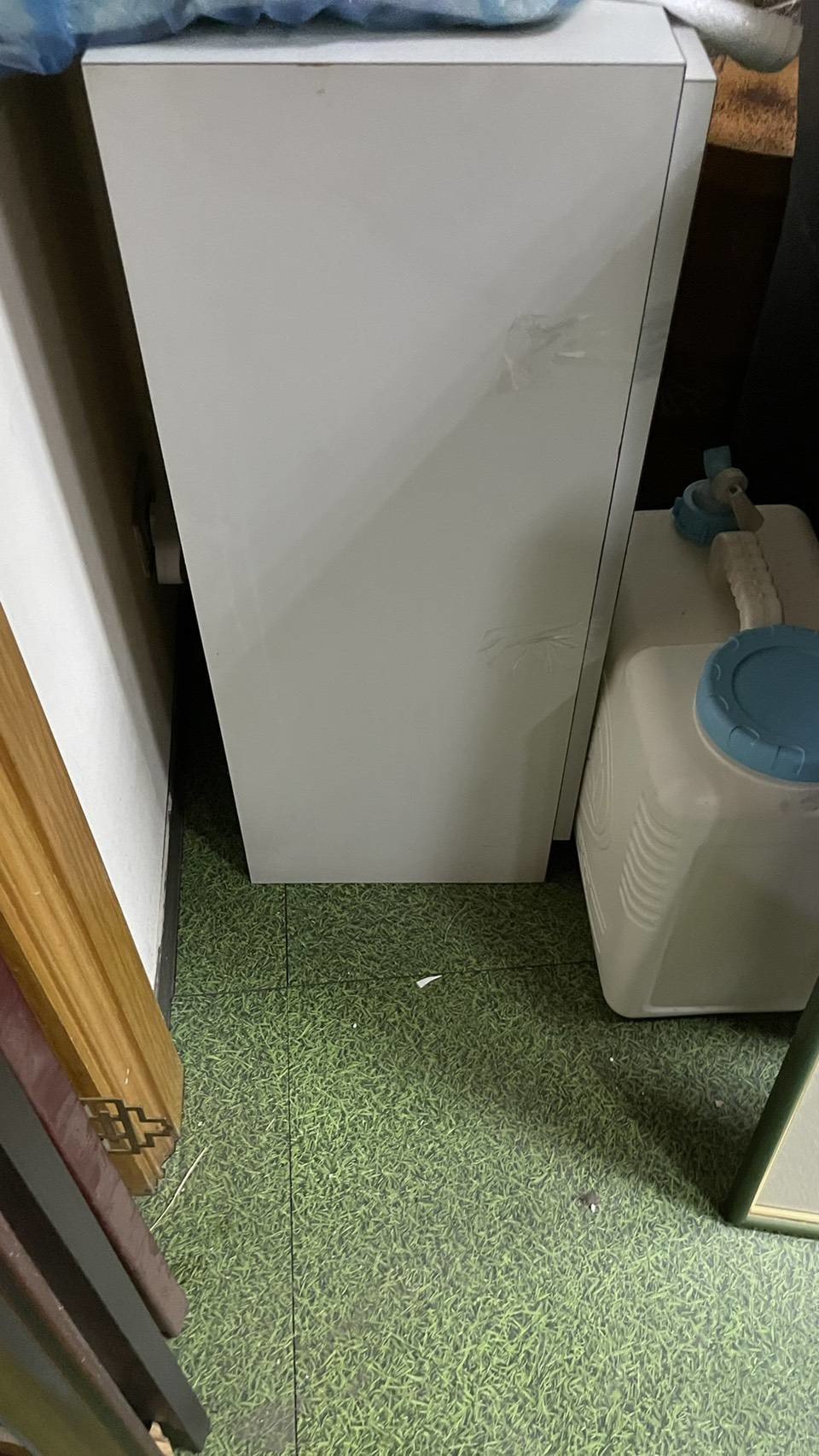 搬工計時、人工搬運、搬水晶洞【榮福搬家公司】特殊重物搬運、專搬重物、人力搬運、搬家首選、口碑第一、精搬金庫、搬保險櫃、精搬魚缸、跨縣市搬家、床墊搬運、搬床組、搬洗衣機、冰箱搬運、搬家具、搬展示木櫃、搬大理石桌、搬大型茶几、石墩搬運、搬置物櫃辦公桌、搬個人活動櫃、石頭搬運、搬神明桌、木製家具搬運、吊掛搬運、吊家具搬運、家庭搬家、辦公室遷移、公司行號搬遷、同棟不同樓層搬運、桃園搬家公司推薦、南港搬家、基隆搬家、新北搬家公司推薦、台北搬家公司推薦:大台北搬家,精緻包裝搬運「細膩包裝、專業搬運、用心服務、以客為尊」是榮福搬家公司的宗旨與精神。歡迎立即來電02-2651-2727專人服務。 搬工計時、人工搬運、搬水晶洞【榮福搬家公司】特殊重物搬運、專搬重物、人力搬運、搬家首選、口碑第一、精搬金庫、搬保險櫃、精搬魚缸、跨縣市搬家、床墊搬運、搬床組、搬洗衣機、冰箱搬運、搬家具、搬展示木櫃、搬大理石桌、搬大型茶几、石墩搬運、搬置物櫃辦公桌、搬個人活動櫃、石頭搬運、搬神明桌、木製家具搬運、吊掛搬運、吊家具搬運、家庭搬家、辦公室遷移、公司行號搬遷、同棟不同樓層搬運、桃園搬家公司推薦、南港搬家、基隆搬家、新北搬家公司推薦、台北搬家公司推薦:大台北搬家,精緻包裝搬運「細膩包裝、專業搬運、用心服務、以客為尊」是榮福搬家公司的宗旨與精神。歡迎立即來電02-2651-2727專人服務。