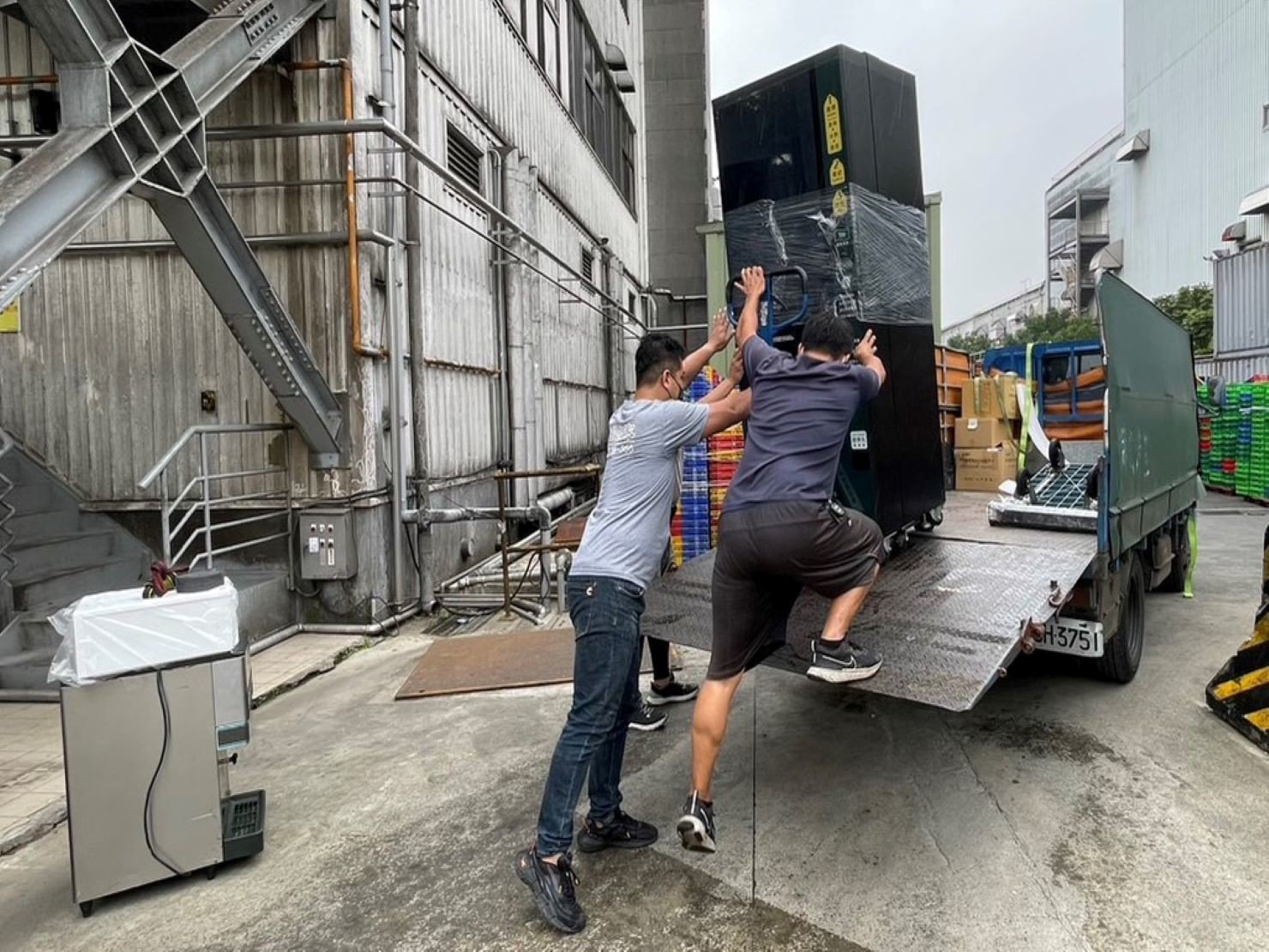 台北單搬重物∣南港單搬重物∣新北單搬重物∣雙北單搬重物∣汐止單搬重物∣五股單搬重物∣中永和單搬重物∣板橋單搬重物∣桃園單搬重物推薦【榮福搬家】屬專業搬家細膩運唯一首選,累積20年各式各樣特殊重物的搬運經驗,專業敏捷快速完成您的各項搬運任務。榮福搬家具備精緻包裝搬運「細膩包裝、專業搬運、用心服務、以客為尊」是榮福搬家公司的宗旨與精神。歡迎立即來電02-2651-2727專人服務。 台北單搬重物∣南港單搬重物∣新北單搬重物∣雙北單搬重物∣汐止單搬重物∣五股單搬重物∣中永和單搬重物∣板橋單搬重物∣桃園單搬重物推薦【榮福搬家】屬專業搬家細膩運唯一首選,累積20年各式各樣特殊重物的搬運經驗,專業敏捷快速完成您的各項搬運任務。榮福搬家具備精緻包裝搬運「細膩包裝、專業搬運、用心服務、以客為尊」是榮福搬家公司的宗旨與精神。歡迎立即來電02-2651-2727專人服務。