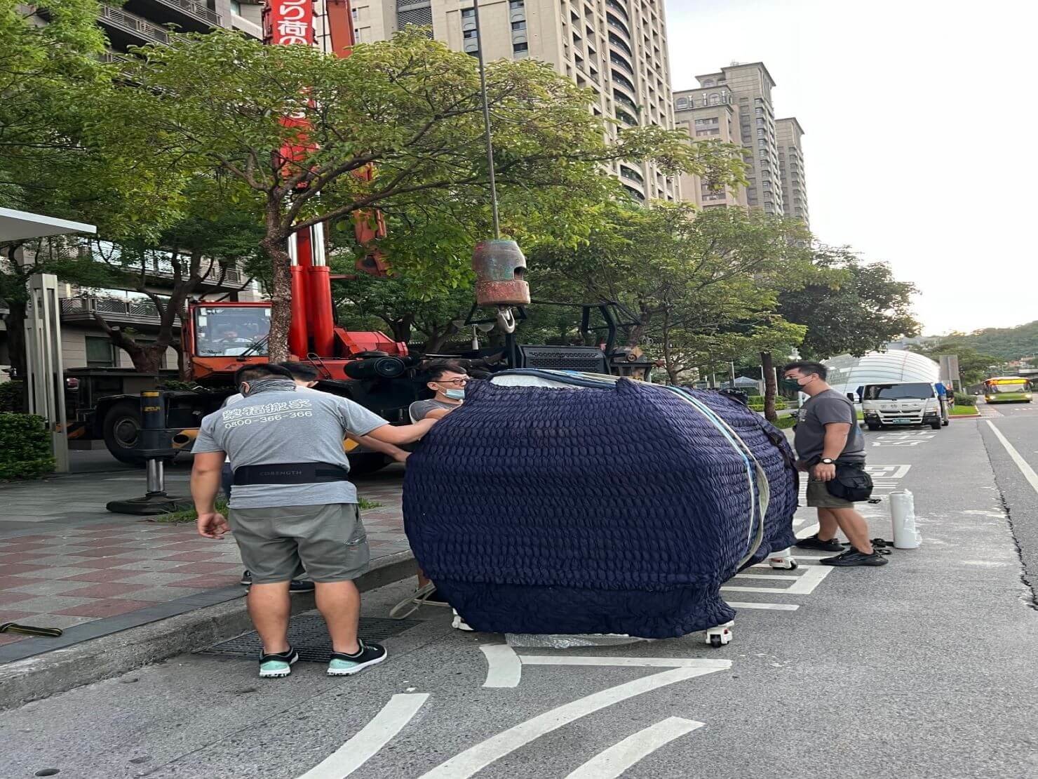 台北搬家重物吊掛搬運∣南港搬家重物吊掛搬運∣新北搬家重物吊掛搬運∣雙北搬家重物吊掛搬運∣汐止搬家重物吊掛運∣五股搬家重物吊搬運搬運∣ ∣板橋搬家重物吊掛搬運∣桃園搬家重物吊掛搬運推薦【榮福搬家】屬專業搬家細吊累運唯一的選擇,累積20年來特殊重物的搬運經驗,專業敏捷快速完成您的各項搬運任務。榮福搬家擁有精細的包裝搬運「精細包裝、專業搬運、用心服務、以客為尊」是榮福家搬運公司的宗旨與精神。歡迎立即來電02-2651-2727人服務。 台北搬家重物吊掛搬運∣南港搬家重物吊掛搬運∣新北搬家重物吊掛搬運∣雙北搬家重物吊掛搬運∣汐止搬家重物吊掛運∣五股搬家重物吊搬運搬運∣ ∣板橋搬家重物吊掛搬運∣桃園搬家重物吊掛搬運推薦【榮福搬家】屬專業搬家細吊累運唯一的選擇,累積20年來特殊重物的搬運經驗,專業敏捷快速完成您的各項搬運任務。榮福搬家擁有精細的包裝搬運「精細包裝、專業搬運、用心服務、以客為尊」是榮福家搬運公司的宗旨與精神。歡迎立即來電02-2651-2727人服務。