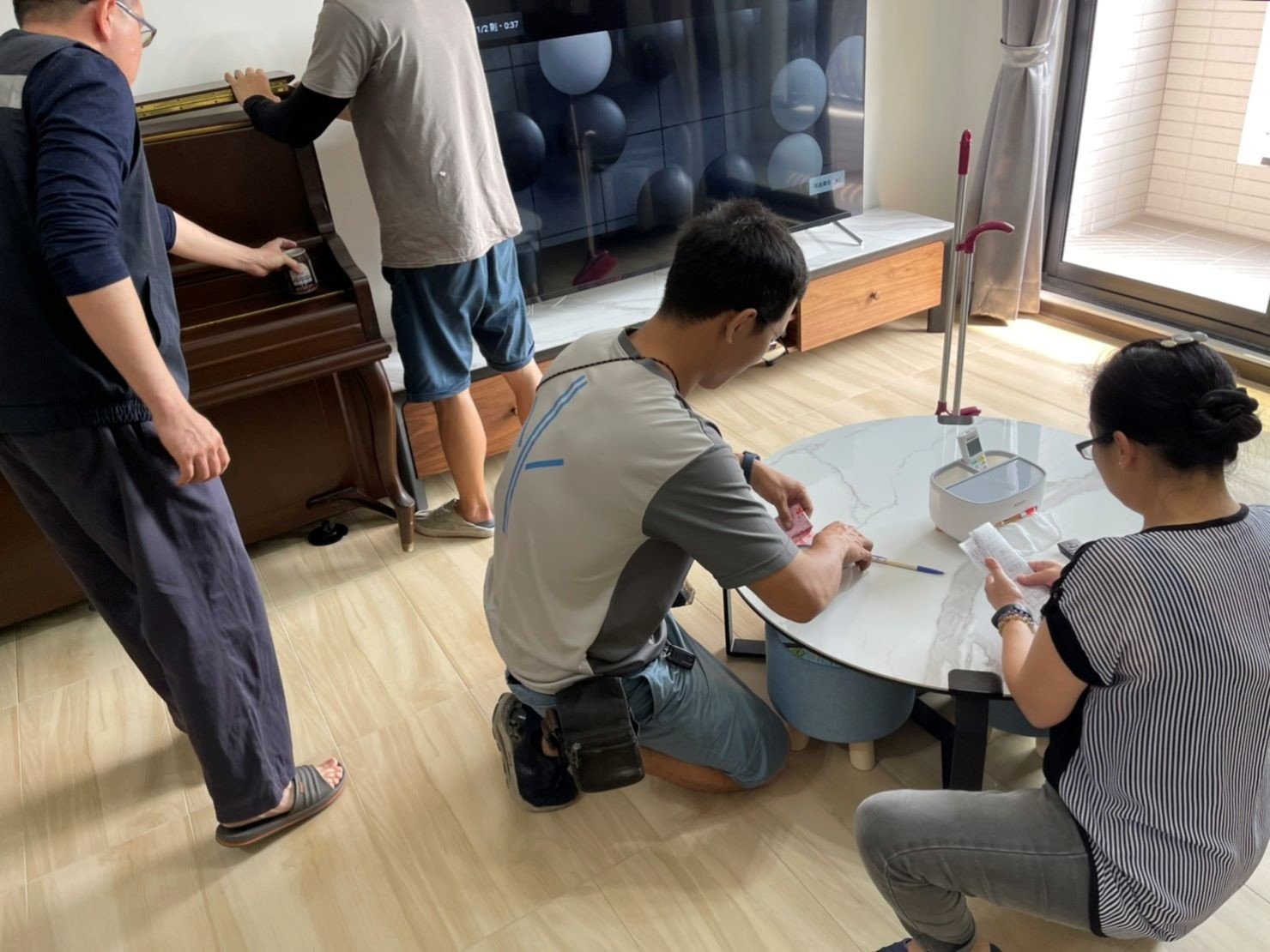 鋼琴搬運費用、搬重物【榮福搬家公司】搬平台式鋼琴、三角演奏琴搬運、單件重物搬運、石墩搬運、搬醫療床、搬石頭桌椅、搬電動床、搬洗衣機、搬披薩窯、精搬金庫、搬保險櫃、精搬魚缸、精搬鋼琴、跨縣市搬家、搬工計時、人力搬運、搬運、床墊搬運、搬醫療電動床、搬營業用冰箱、搬家具、搬家首選、吊掛搬運、吊家具搬運、特殊重物搬運、專搬重物、新北搬家公司推薦、搬家公司、基隆搬家、南港搬家、桃園搬家公司推薦、台北搬家公司推薦:大台北搬家,精緻包裝搬運「細膩包裝、專業搬運、用心服務、以客為尊」是榮福搬家公司的宗旨與精神。歡迎立即來電02-2651-2727專人服務。 鋼琴搬運費用、搬重物【榮福搬家公司】搬平台式鋼琴、三角演奏琴搬運、單件重物搬運、石墩搬運、搬醫療床、搬石頭桌椅、搬電動床、搬洗衣機、搬披薩窯、精搬金庫、搬保險櫃、精搬魚缸、精搬鋼琴、跨縣市搬家、搬工計時、人力搬運、搬運、床墊搬運、搬醫療電動床、搬營業用冰箱、搬家具、搬家首選、吊掛搬運、吊家具搬運、特殊重物搬運、專搬重物、新北搬家公司推薦、搬家公司、基隆搬家、南港搬家、桃園搬家公司推薦、台北搬家公司推薦:大台北搬家,精緻包裝搬運「細膩包裝、專業搬運、用心服務、以客為尊」是榮福搬家公司的宗旨與精神。歡迎立即來電02-2651-2727專人服務。