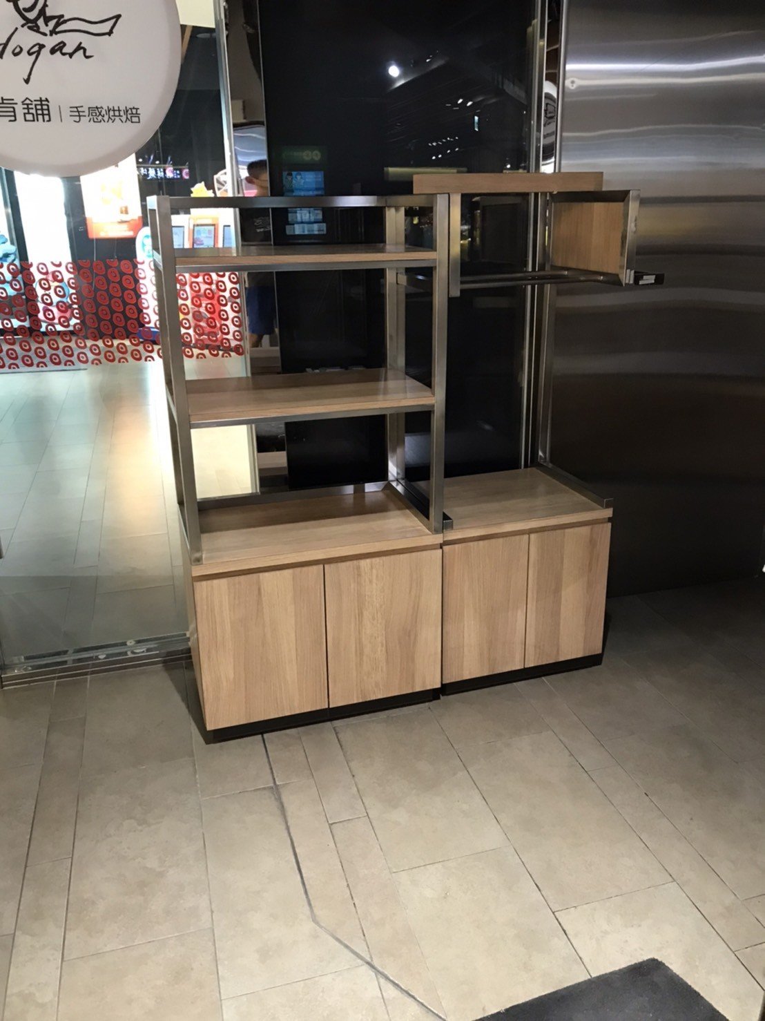 【榮福搬家】百貨烘焙店面搬遷、地下街烘焙店面搬遷、百貨甜點店面搬遷、地下街烘焙店面搬遷、麵包店搬遷、麵包陳列架搬遷、麵包展示架搬遷、店面搬遷、餐飲設備暫放、訂製餐桌椅精緻包裝、營業用攪拌機搬運、營業用冰箱精緻包裝、營業用烤箱搬遷、麵包切割機、營業用冰箱搬遷、工作檯包裝,工作桌,台北搬家公司推薦:大台北搬家,精緻包裝搬運「細膩包裝、專業搬運、用心服務、以客為尊」是榮福搬家公司的宗旨與精神。歡迎立即來電02-2651-2727專人服務。 【榮福搬家】百貨烘焙店面搬遷、地下街烘焙店面搬遷、百貨甜點店面搬遷、地下街烘焙店面搬遷、麵包店搬遷、麵包陳列架搬遷、麵包展示架搬遷、店面搬遷、餐飲設備暫放、訂製餐桌椅精緻包裝、營業用攪拌機搬運、營業用冰箱精緻包裝、營業用烤箱搬遷、麵包切割機、營業用冰箱搬遷、工作檯包裝,工作桌,台北搬家公司推薦:大台北搬家,精緻包裝搬運「細膩包裝、專業搬運、用心服務、以客為尊」是榮福搬家公司的宗旨與精神。歡迎立即來電02-2651-2727專人服務。