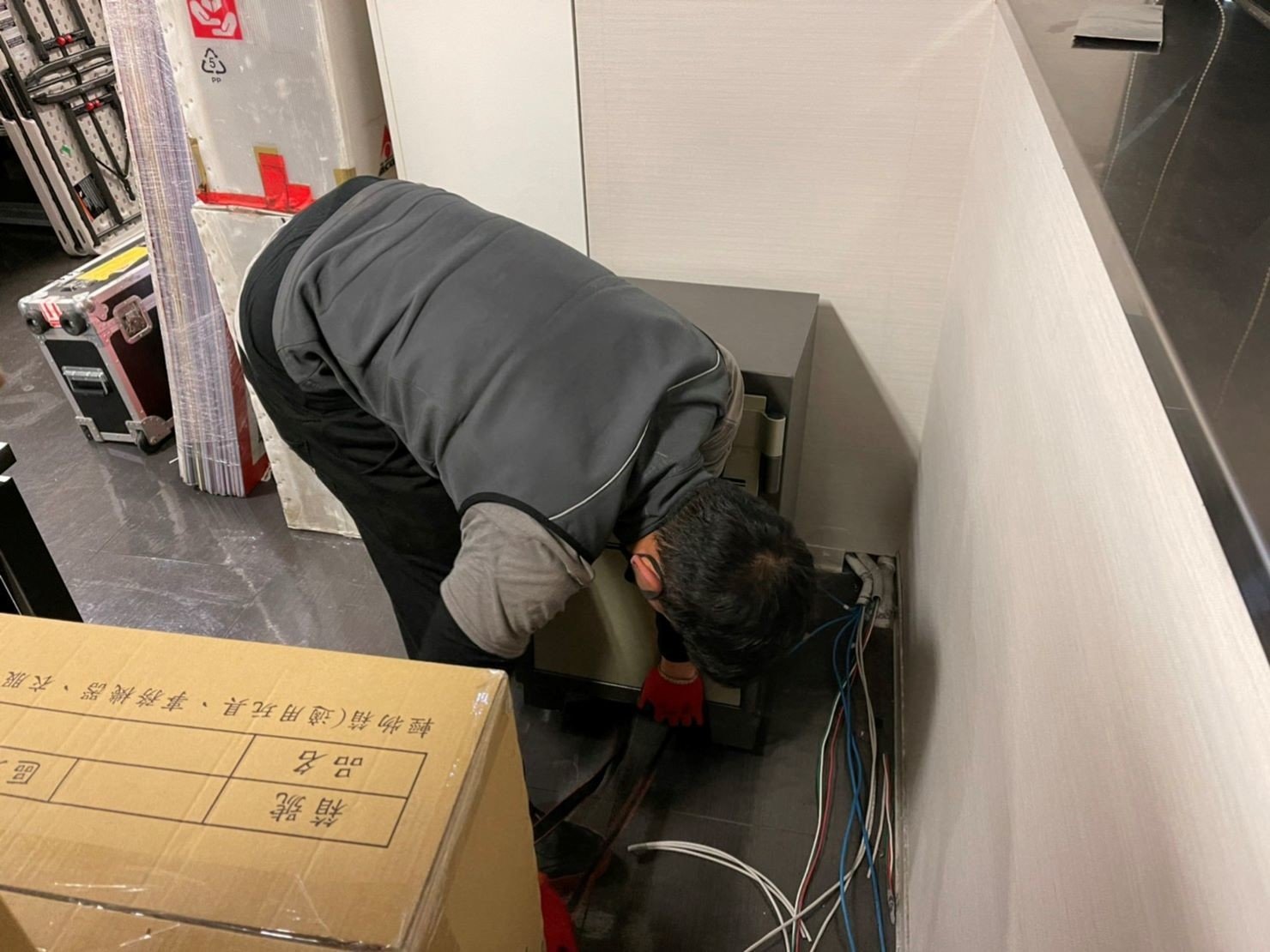 搬家公司推薦、台北搬家推薦【榮福搬家公司】南港搬家、桃園搬家公司推薦、新北搬家公司推薦、企業搬運服務、搬公司行號、廠房遷移、屏風拆裝、公司行號搬遷、政府機關搬遷、百貨專櫃遷移、學校單位搬遷、雜貨店搬遷、精緻包裝、家庭搬家、搬鋼琴、搬工、搬家公司紙箱、黃色膠帶、搬家估價、基隆搬家、家具拆裝、搬家具,針對顧客都秉持以用心實在專業搬家技巧,搬家實在用心值得您的信賴與選擇。歡迎來電咨詢02-2651-2727,榮福搬家有專員立即為您服務。 搬家公司推薦、台北搬家推薦【榮福搬家公司】南港搬家、桃園搬家公司推薦、新北搬家公司推薦、企業搬運服務、搬公司行號、廠房遷移、屏風拆裝、公司行號搬遷、政府機關搬遷、百貨專櫃遷移、學校單位搬遷、雜貨店搬遷、精緻包裝、家庭搬家、搬鋼琴、搬工、搬家公司紙箱、黃色膠帶、搬家估價、基隆搬家、家具拆裝、搬家具,針對顧客都秉持以用心實在專業搬家技巧,搬家實在用心值得您的信賴與選擇。歡迎來電咨詢02-2651-2727,榮福搬家有專員立即為您服務。